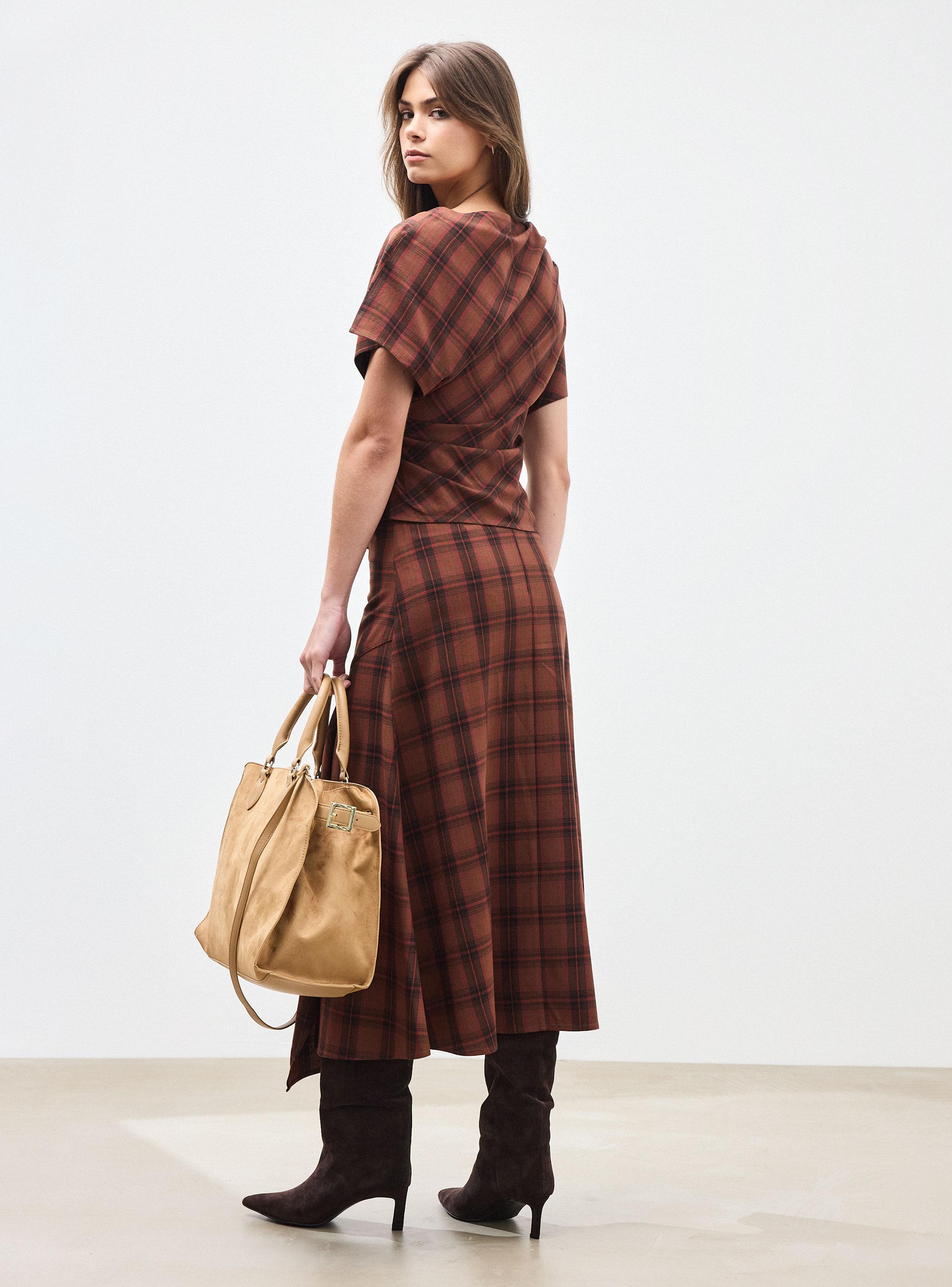 Falda Maxi Asimétrica Diseño Cuadros-5