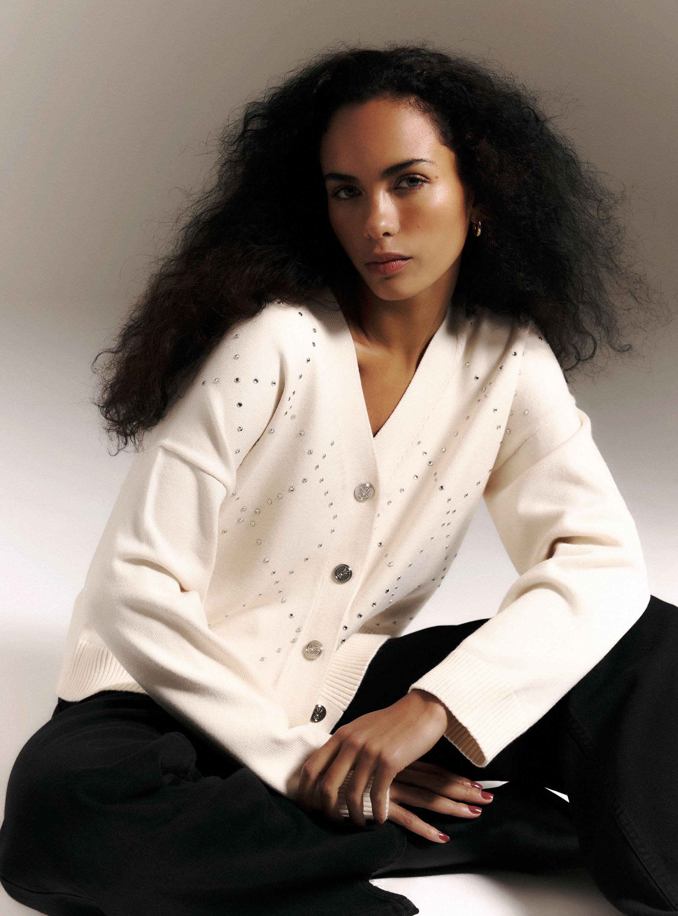 Cárdigan Holgado con Rombos de Tachas y Botones Metalizados-2