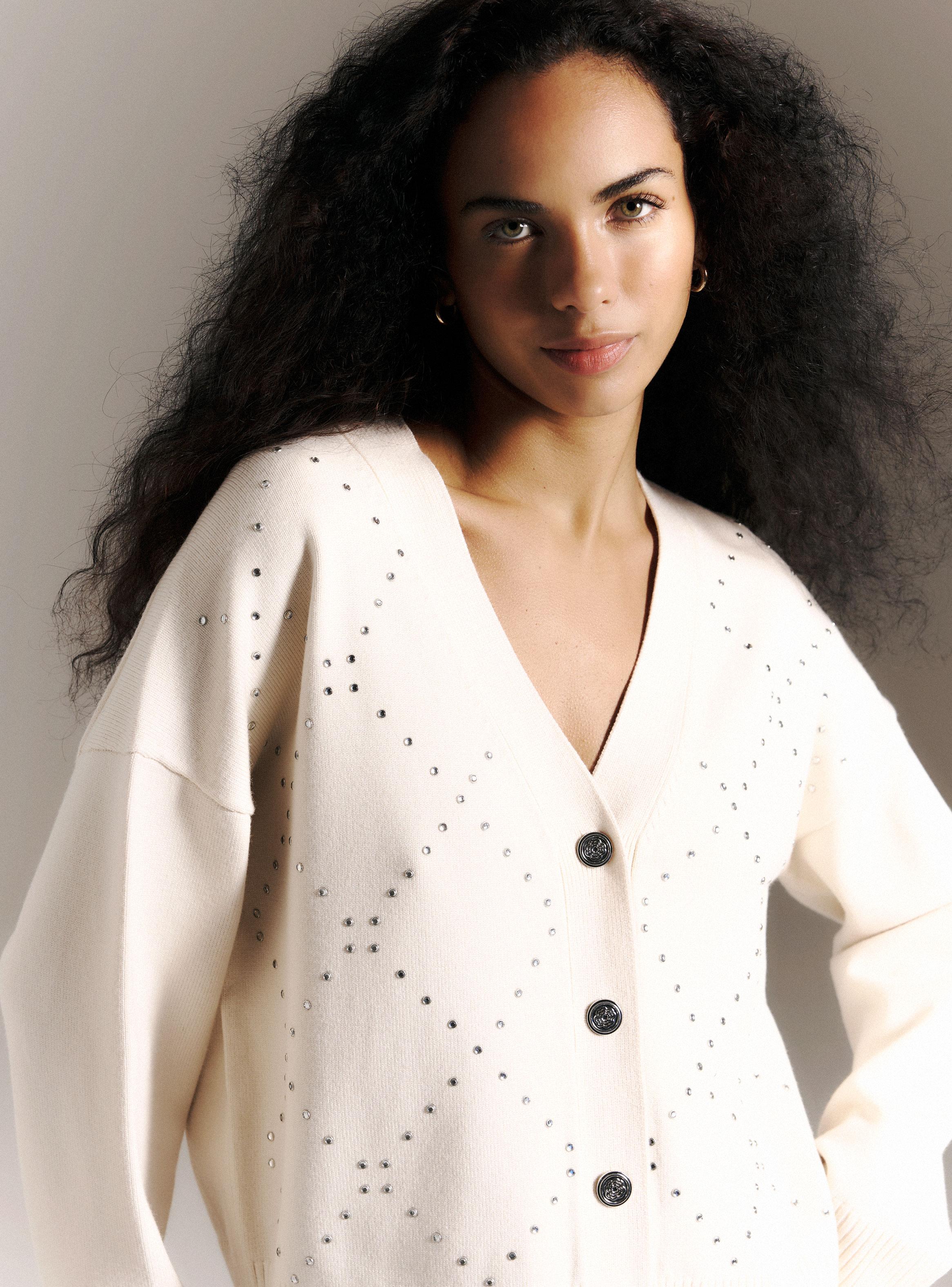 Cárdigan Holgado con Rombos de Tachas y Botones Metalizados-3