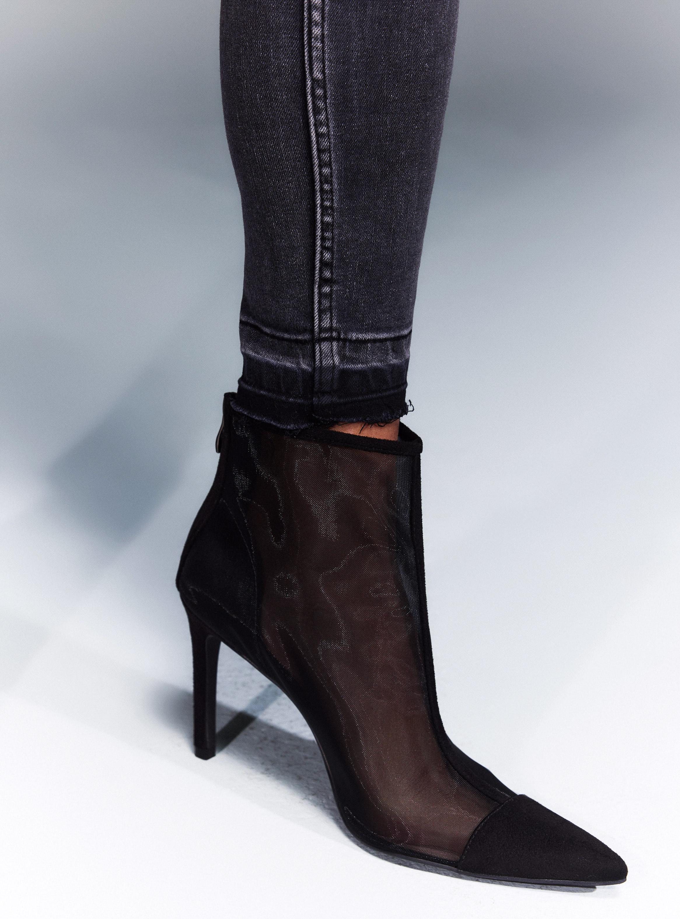 Jeans Skinny Push Up con Bordado Tachas en Bolsillo-3