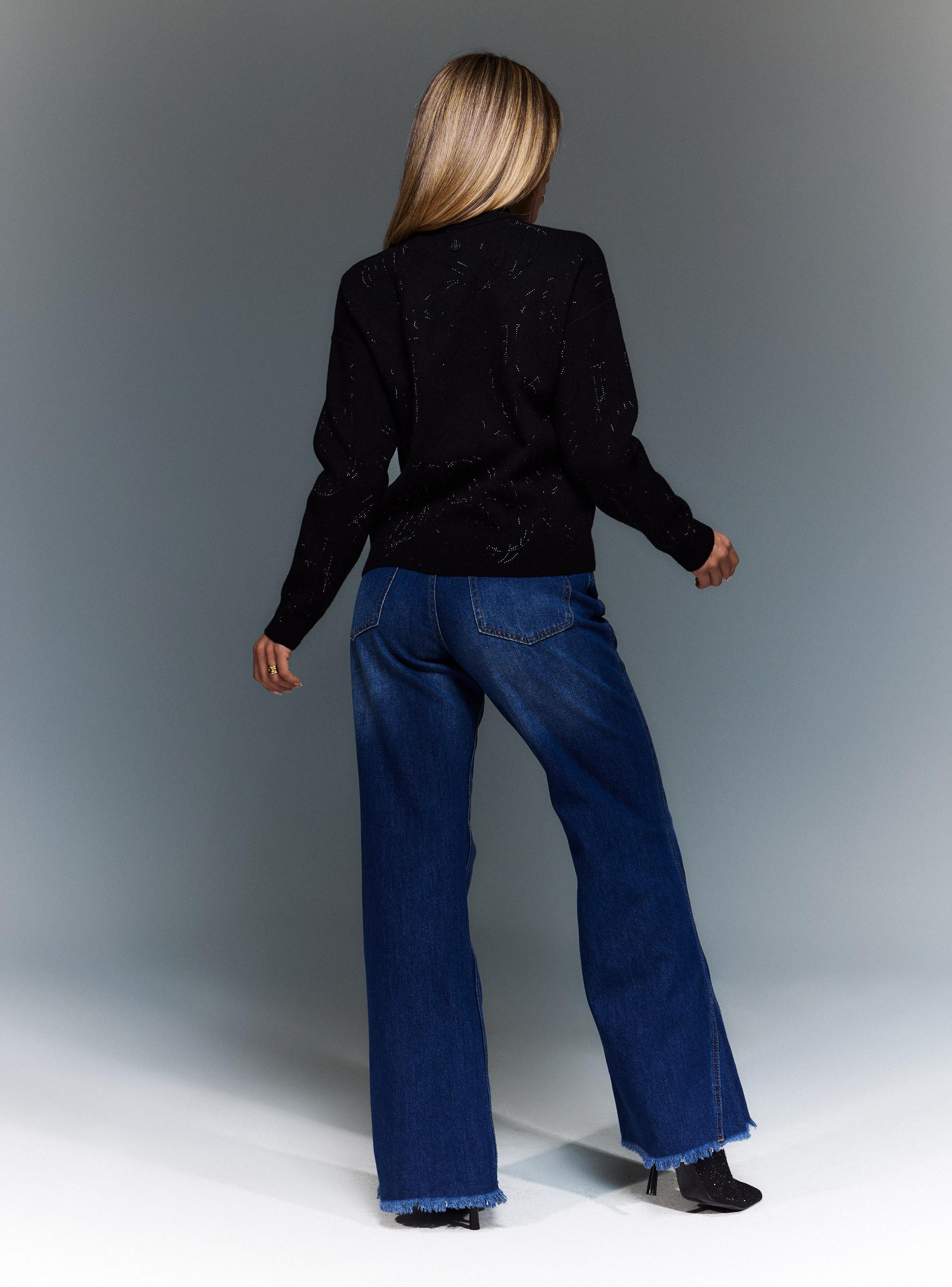 Jeans Wide Leg con Botones a la Vista y Corte en la Bota-5