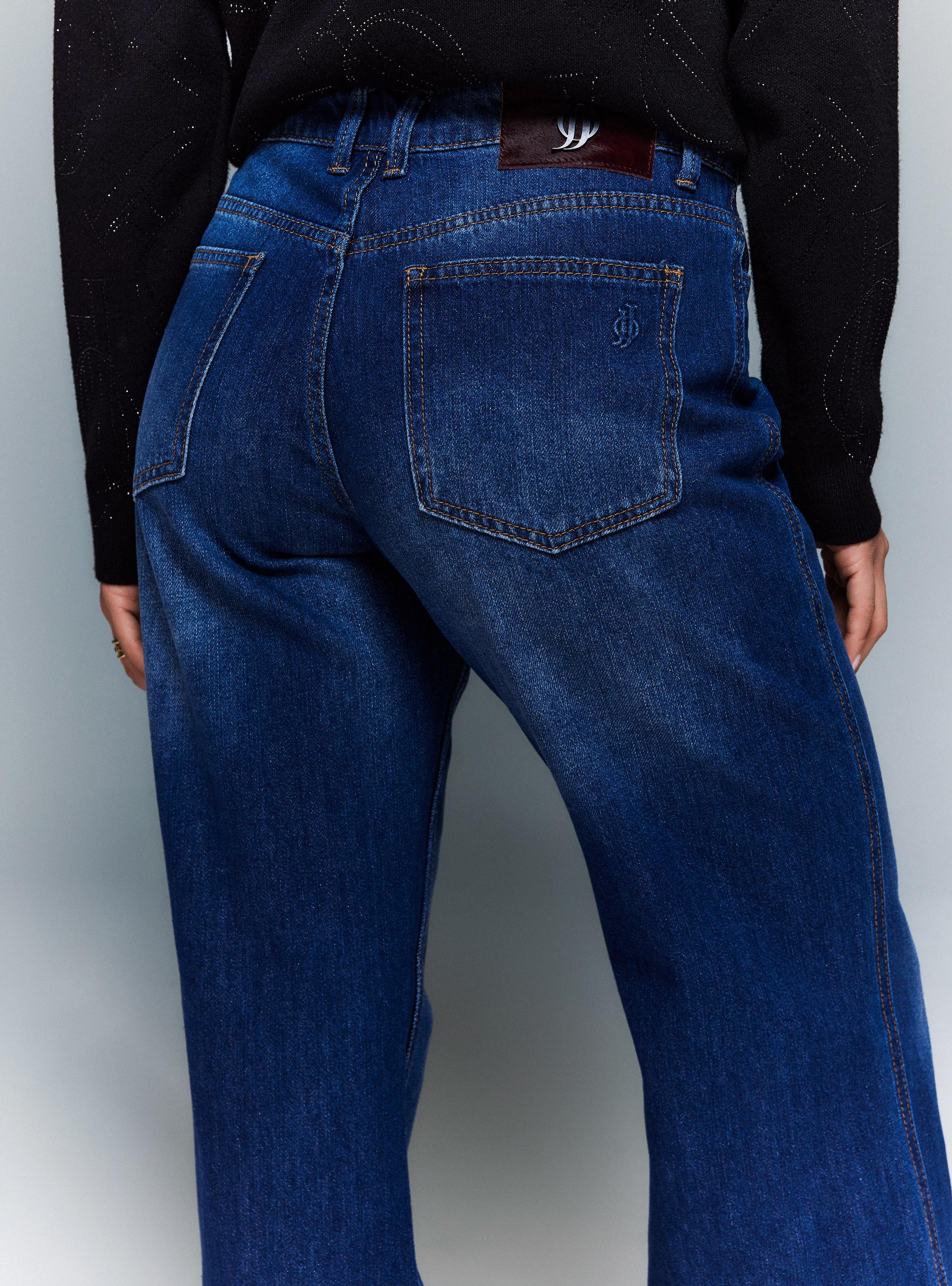Jeans Wide Leg con Botones a la Vista y Corte en la Bota-3