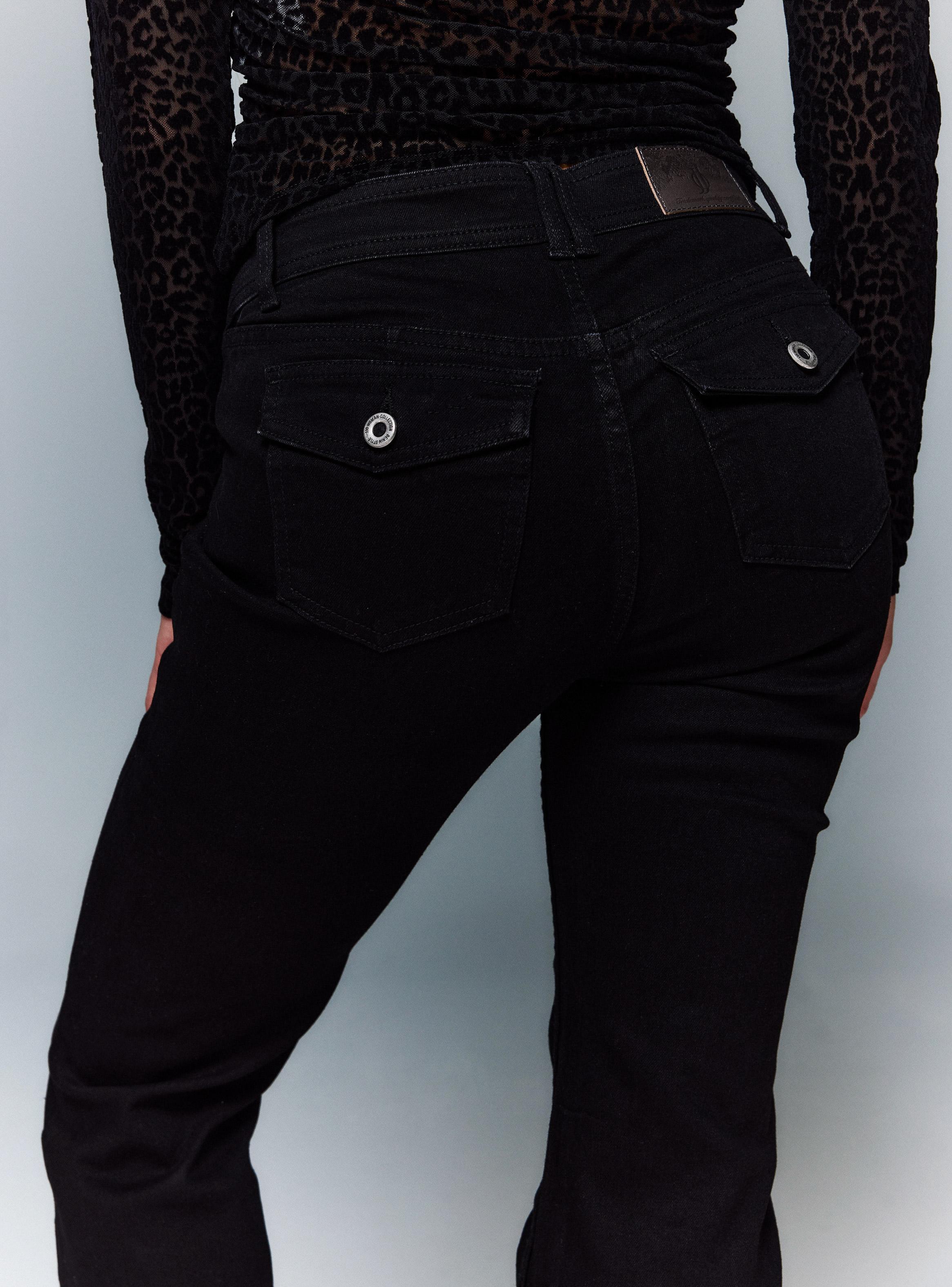 Jeans Flare con Tapetas en Bolsillo Trasero-3