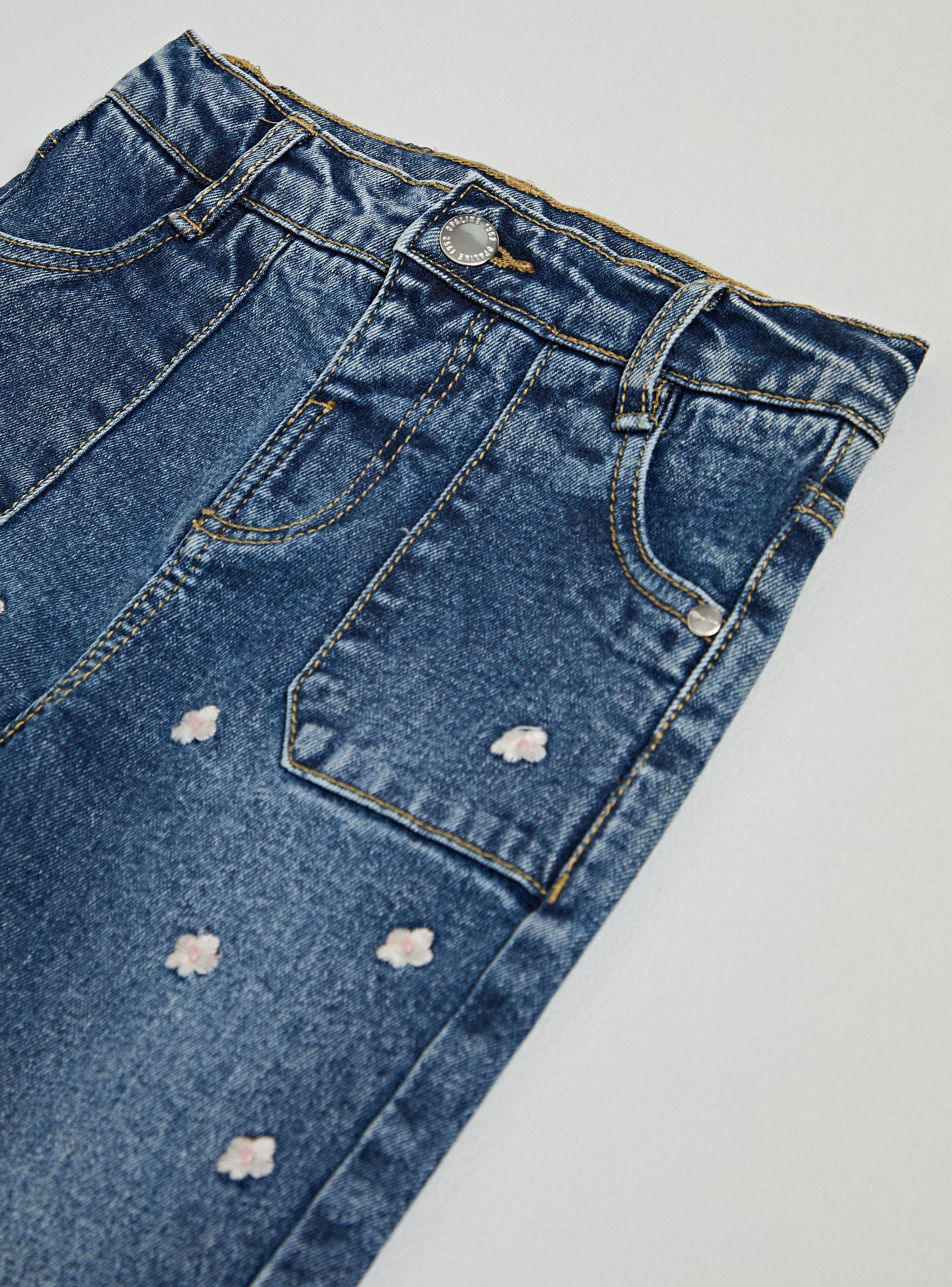 Jeans Bordado Flores y Cinturón Estampado-3