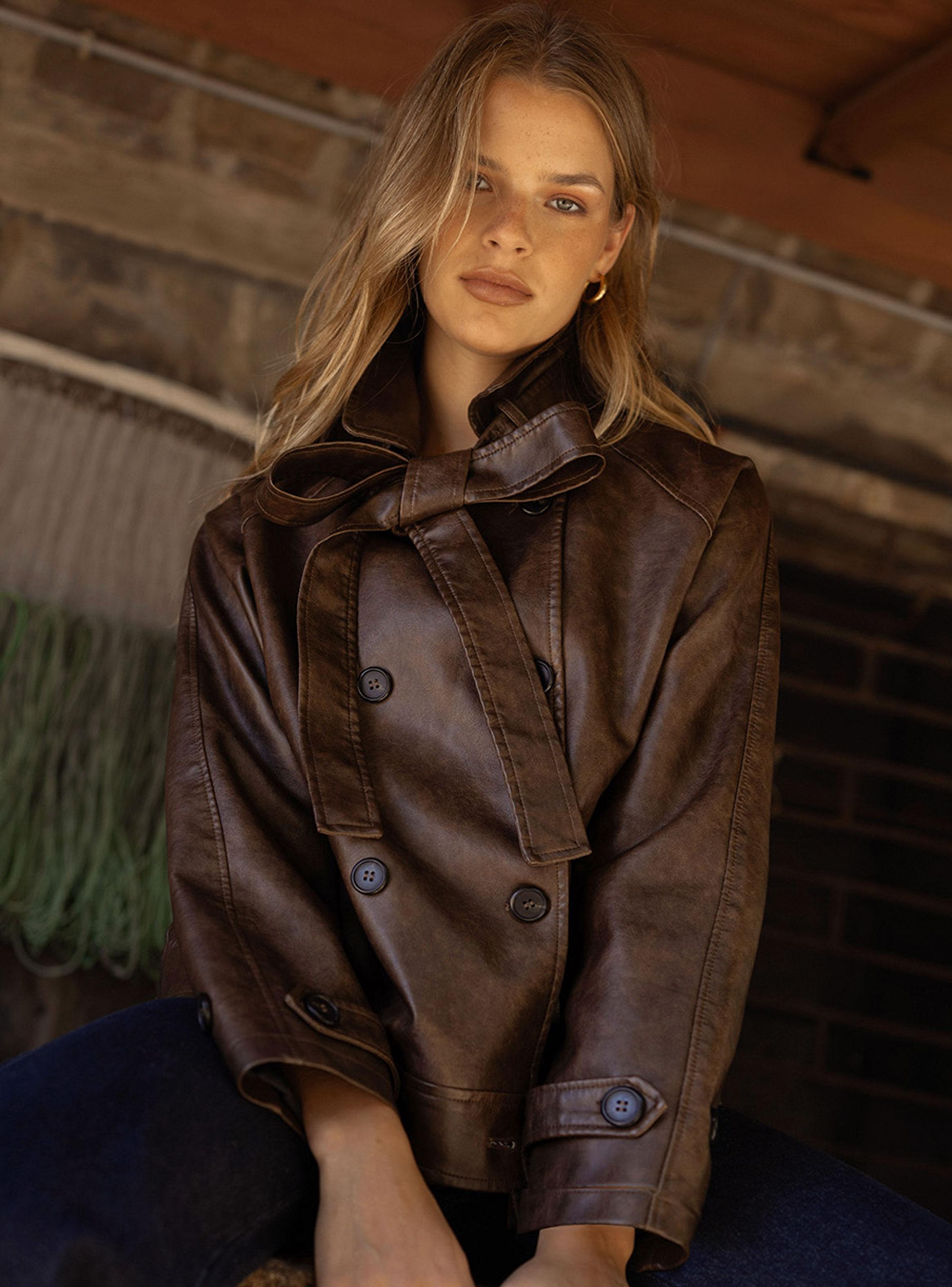 Chaqueta Pu Lazo y Botón-0