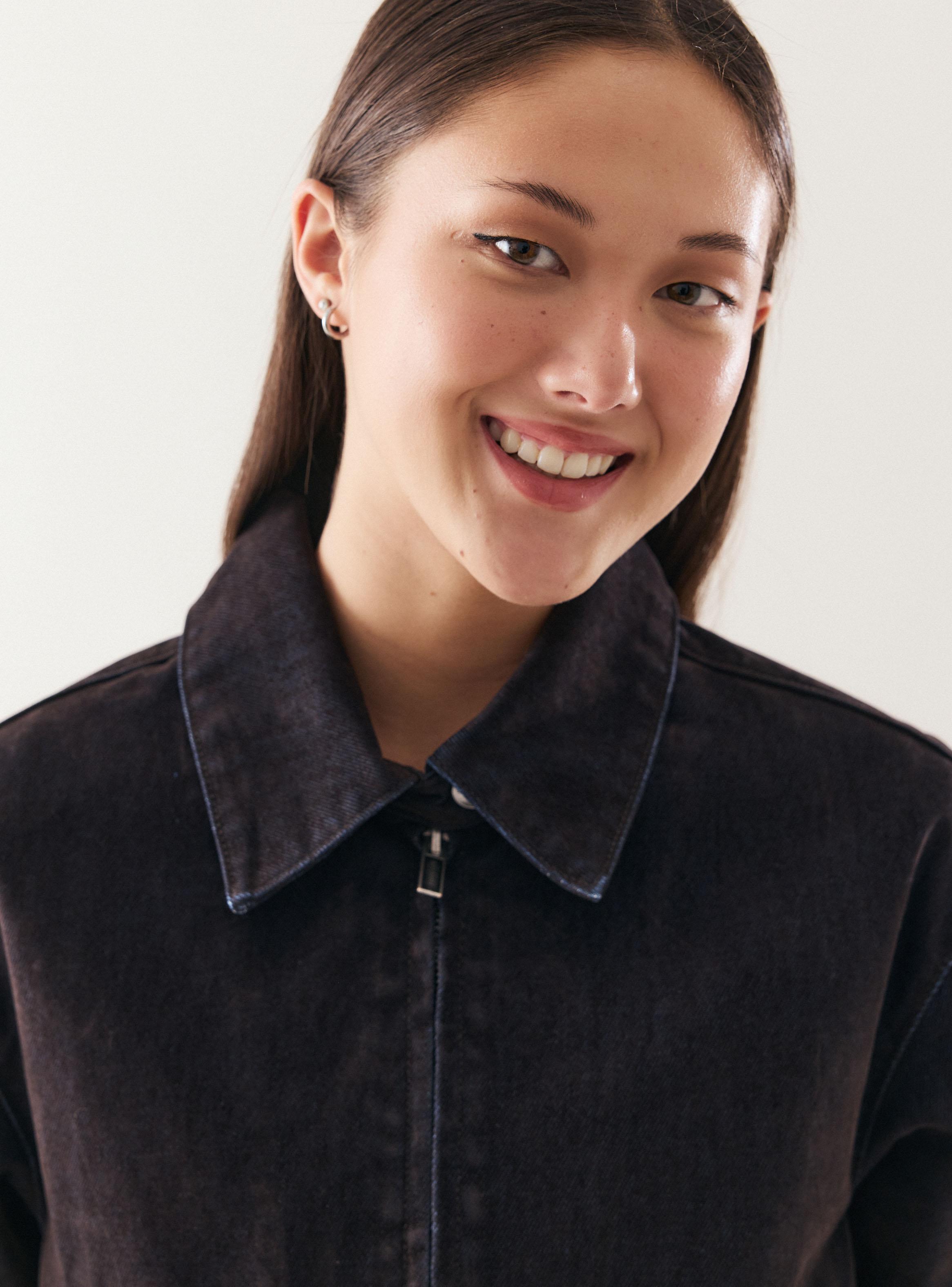 Chaqueta Denim Boxy Fit Cierre Frontal y Tacto Terciopelo-2