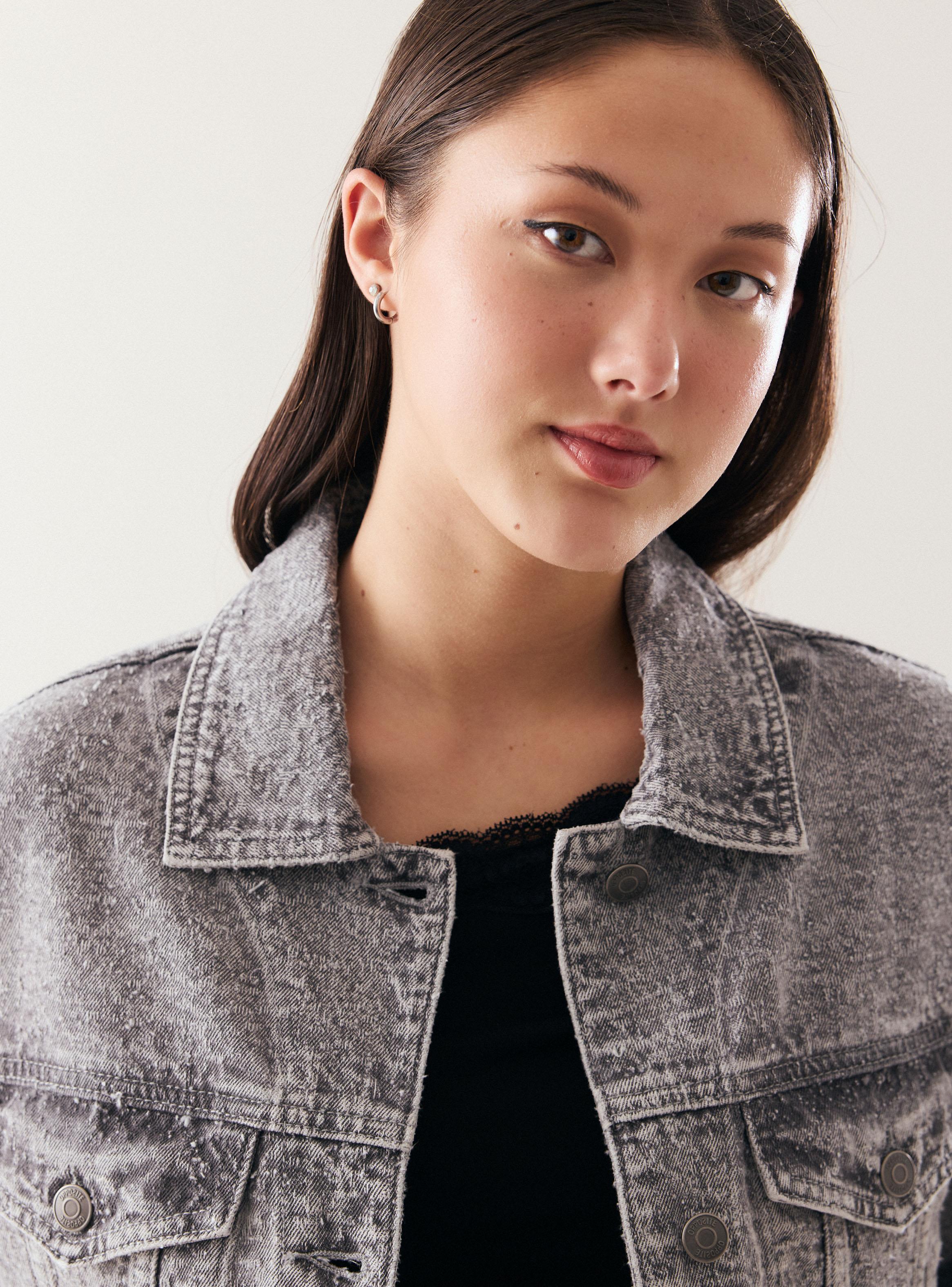Chaqueta Denim Lavado con Bolsillos Frontales-2