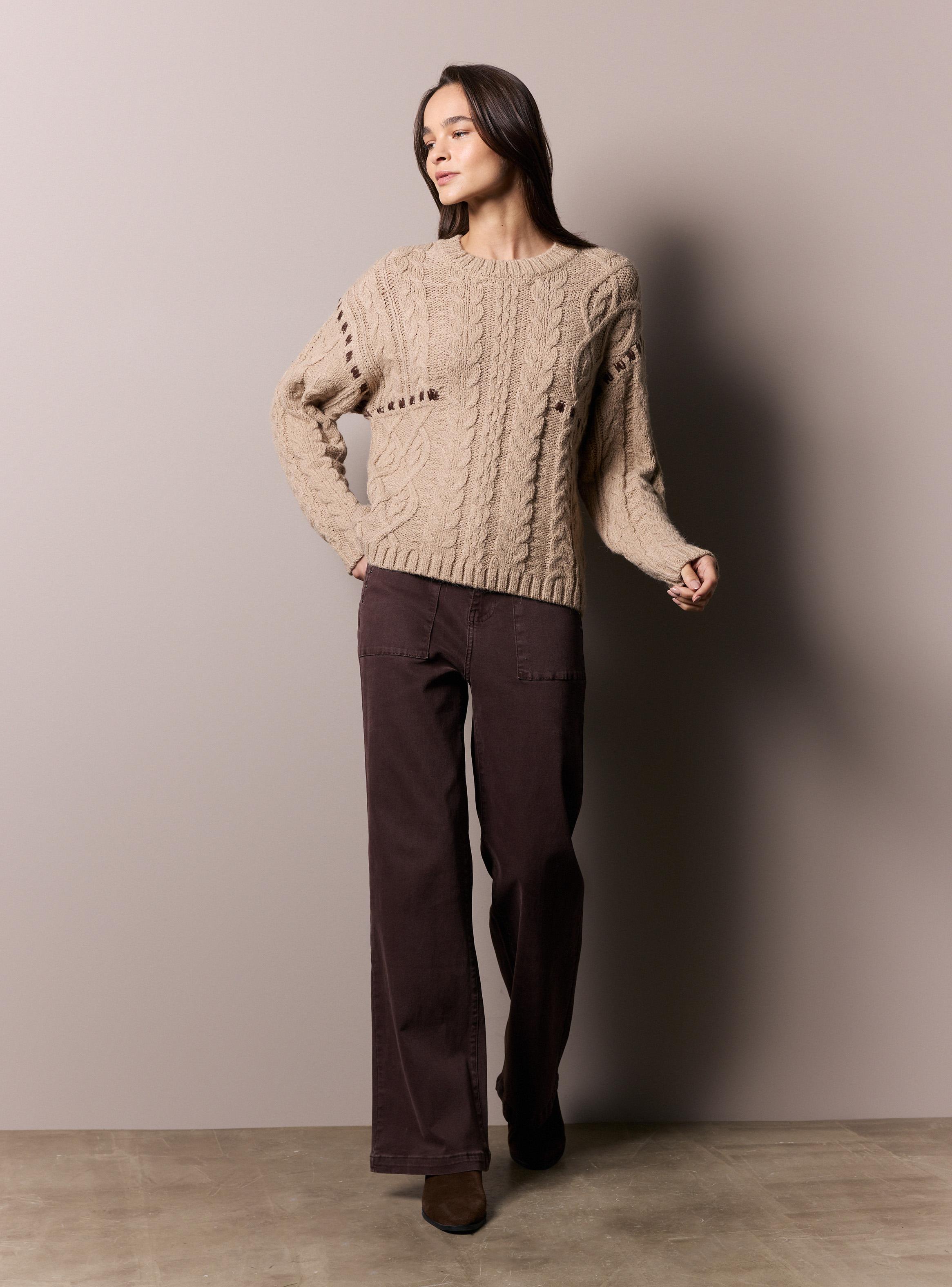 Sweater Trenzado con Detalle en Contraste-4