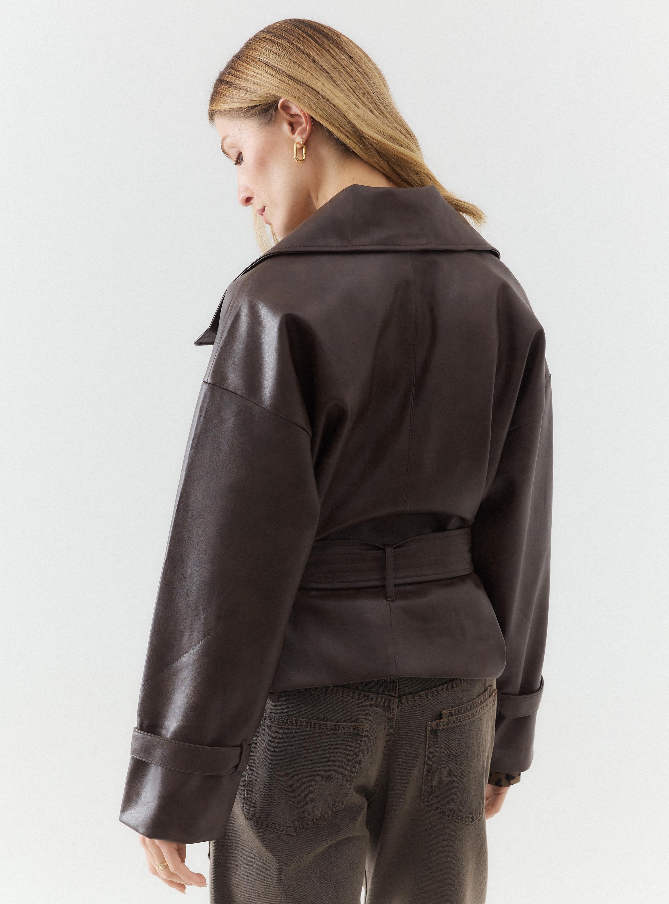 Chaqueta Trench Ecocuero Lazo  y Botón-1