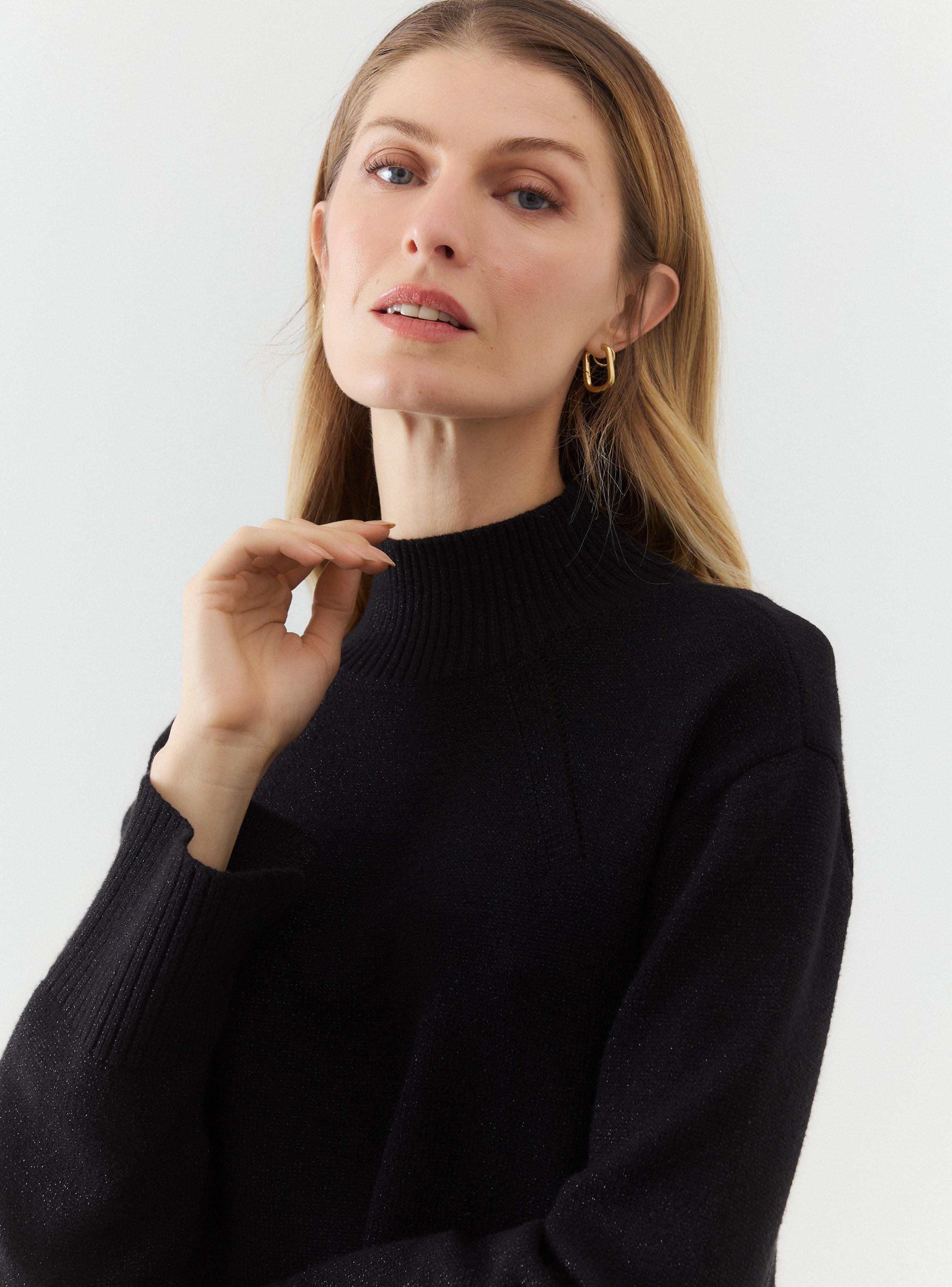 Sweater Cuello Alto Metalizado-2