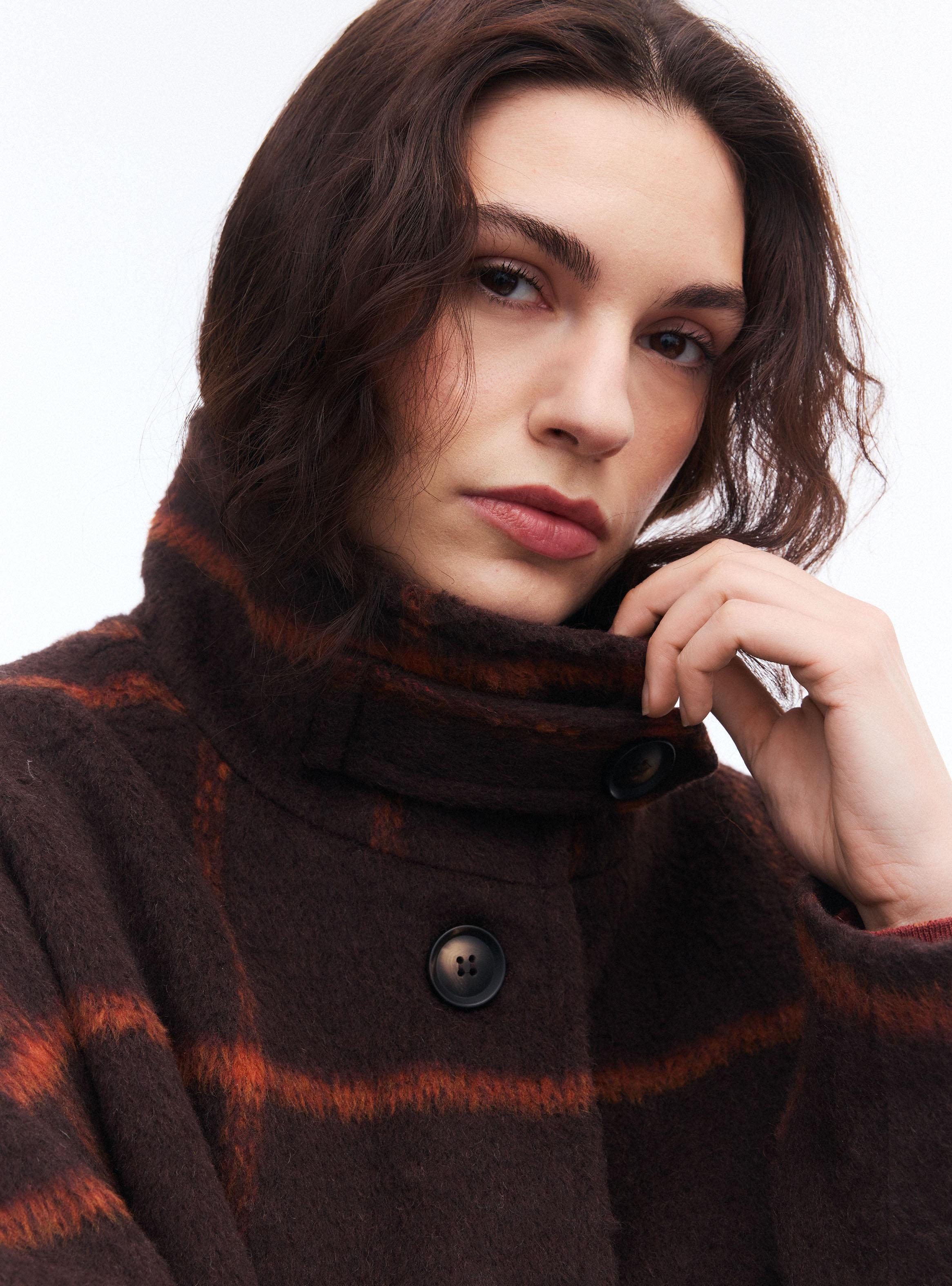 Chaqueta Cuello Alto Check-2
