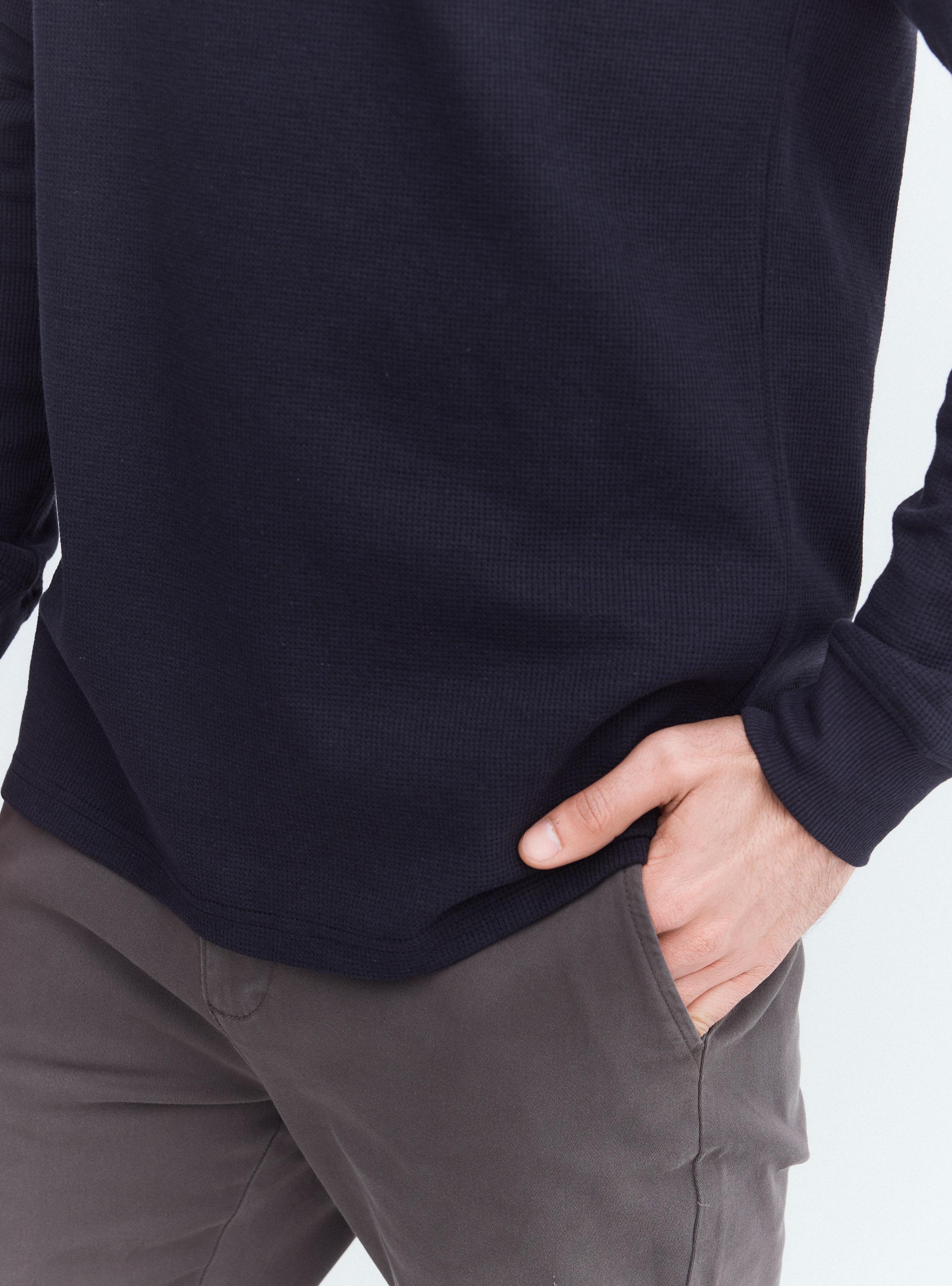 Polera Manga Larga Texturada con Cuello Redondo-3