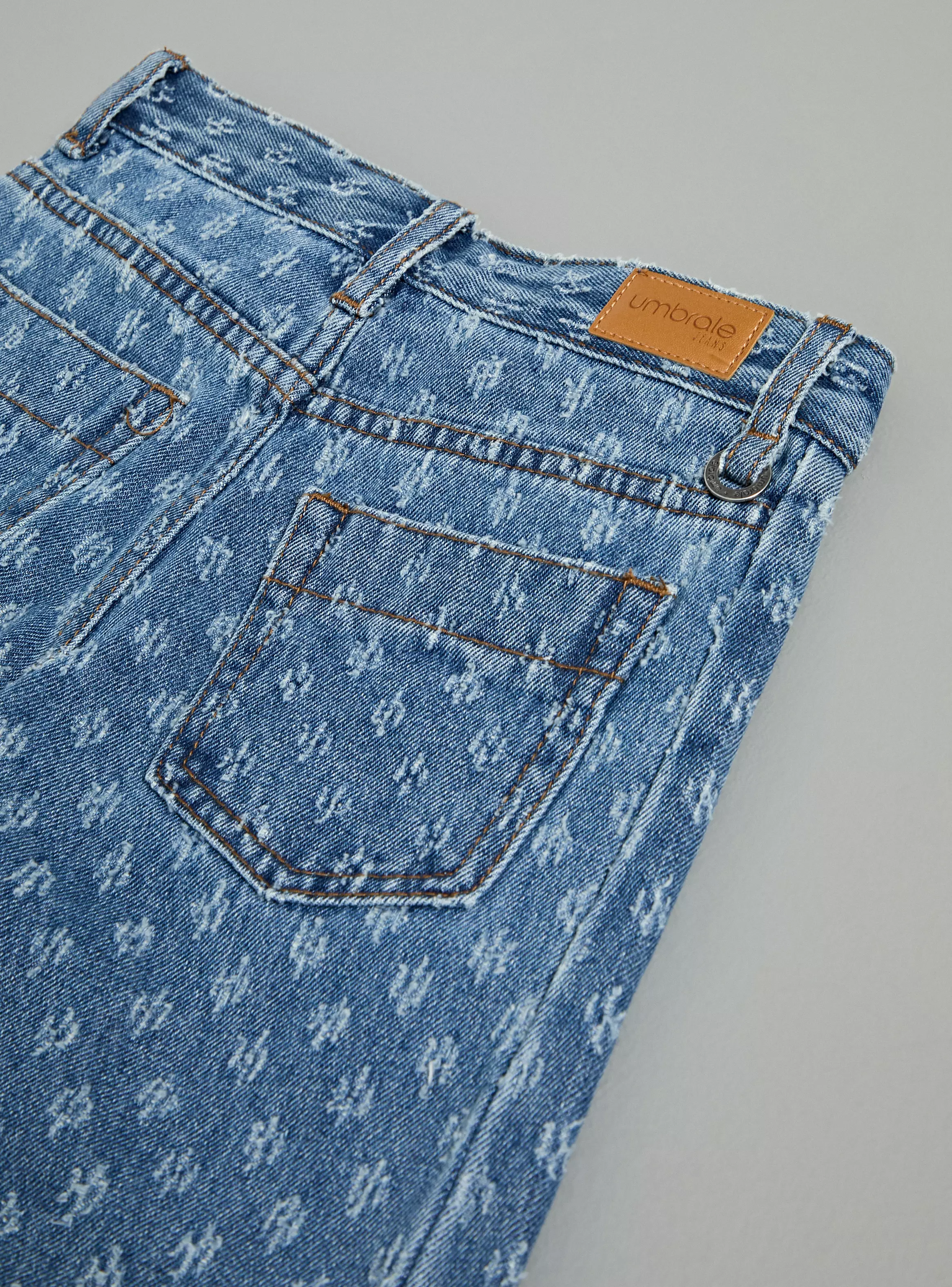 Jeans con Diseño Láser Niña-2