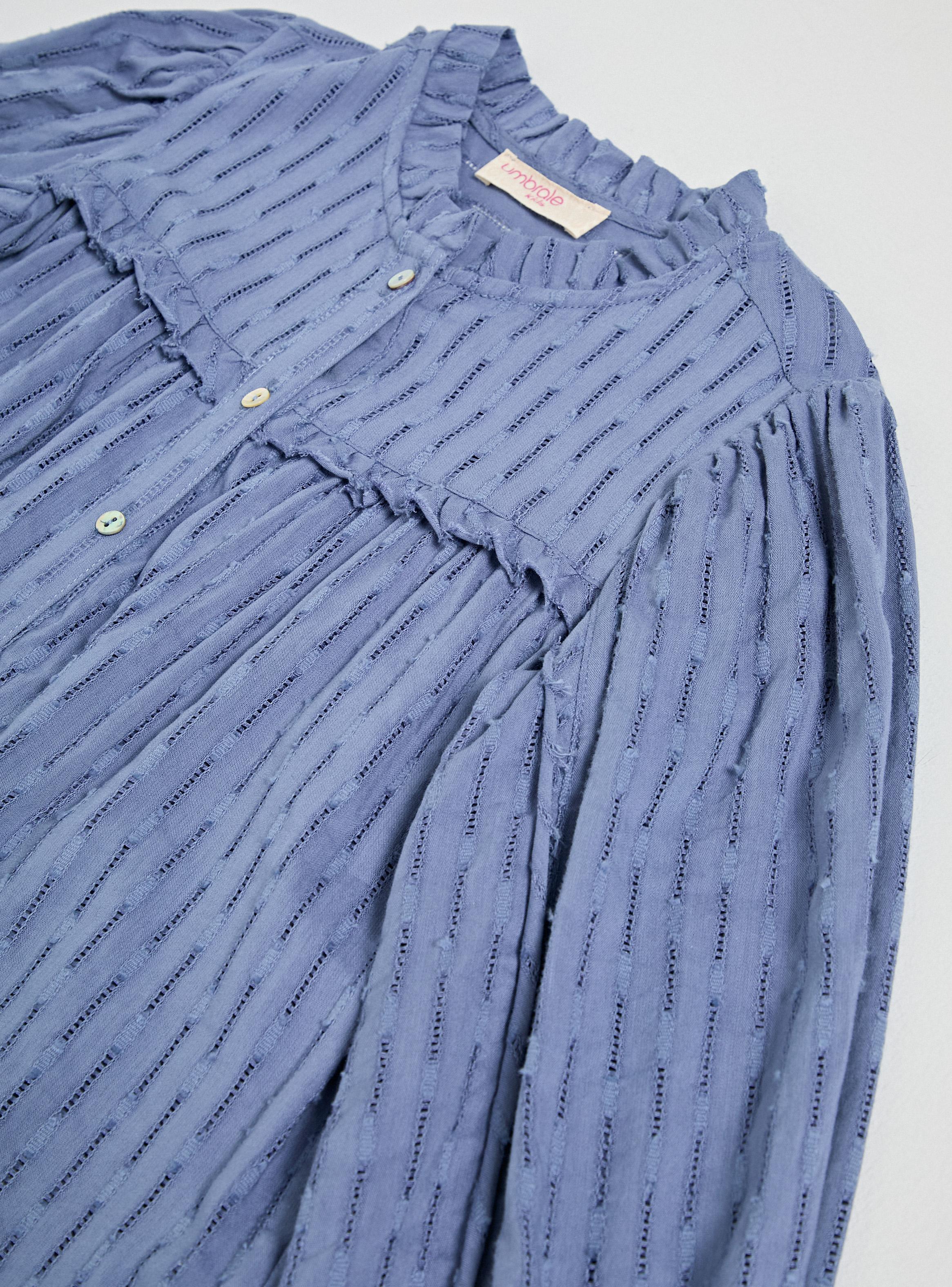 Blusa con Bordes Desflecados y Tela con Textura Vertical-3