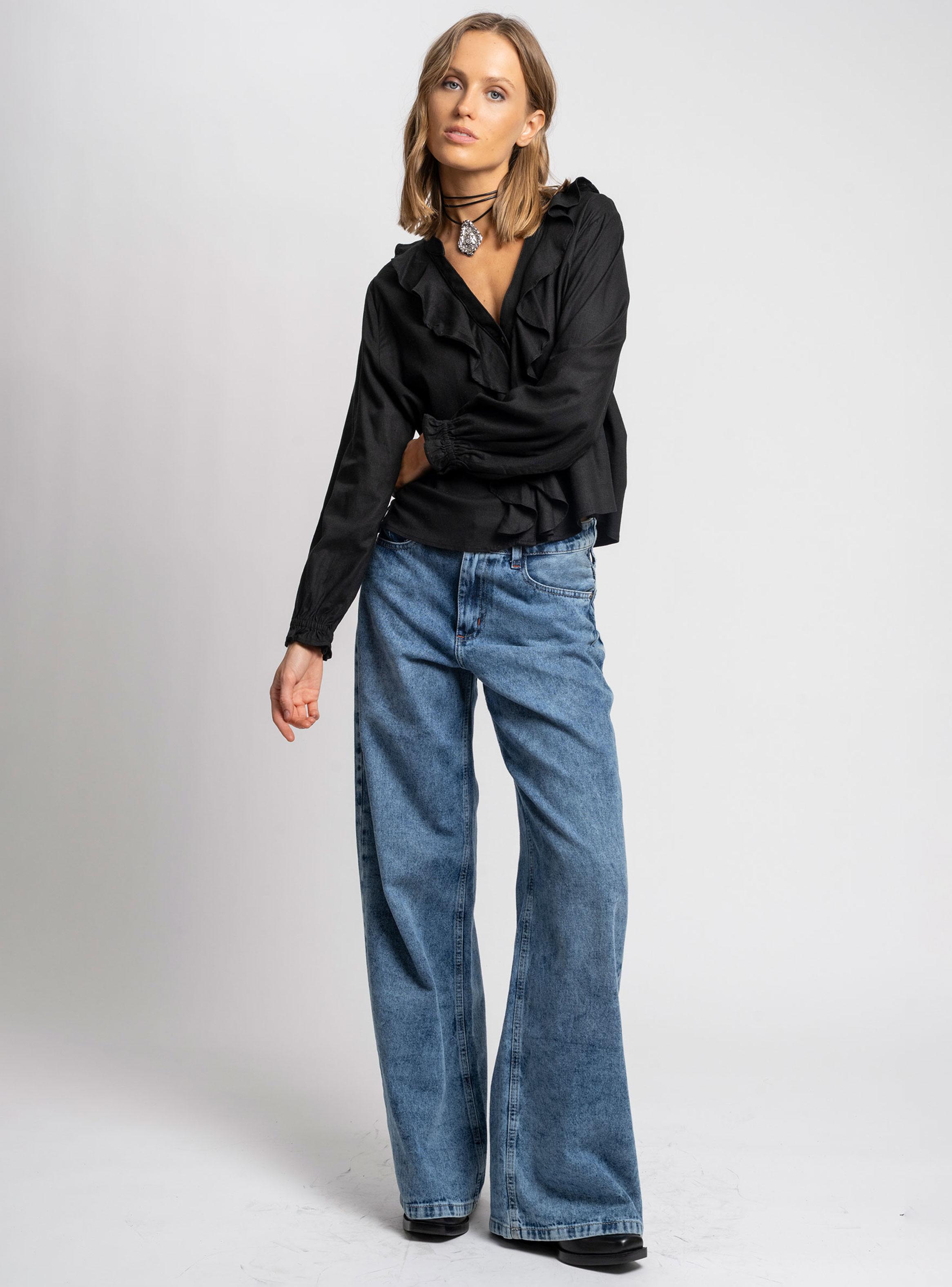 Blusa Antonia con Vuelos Negro-3