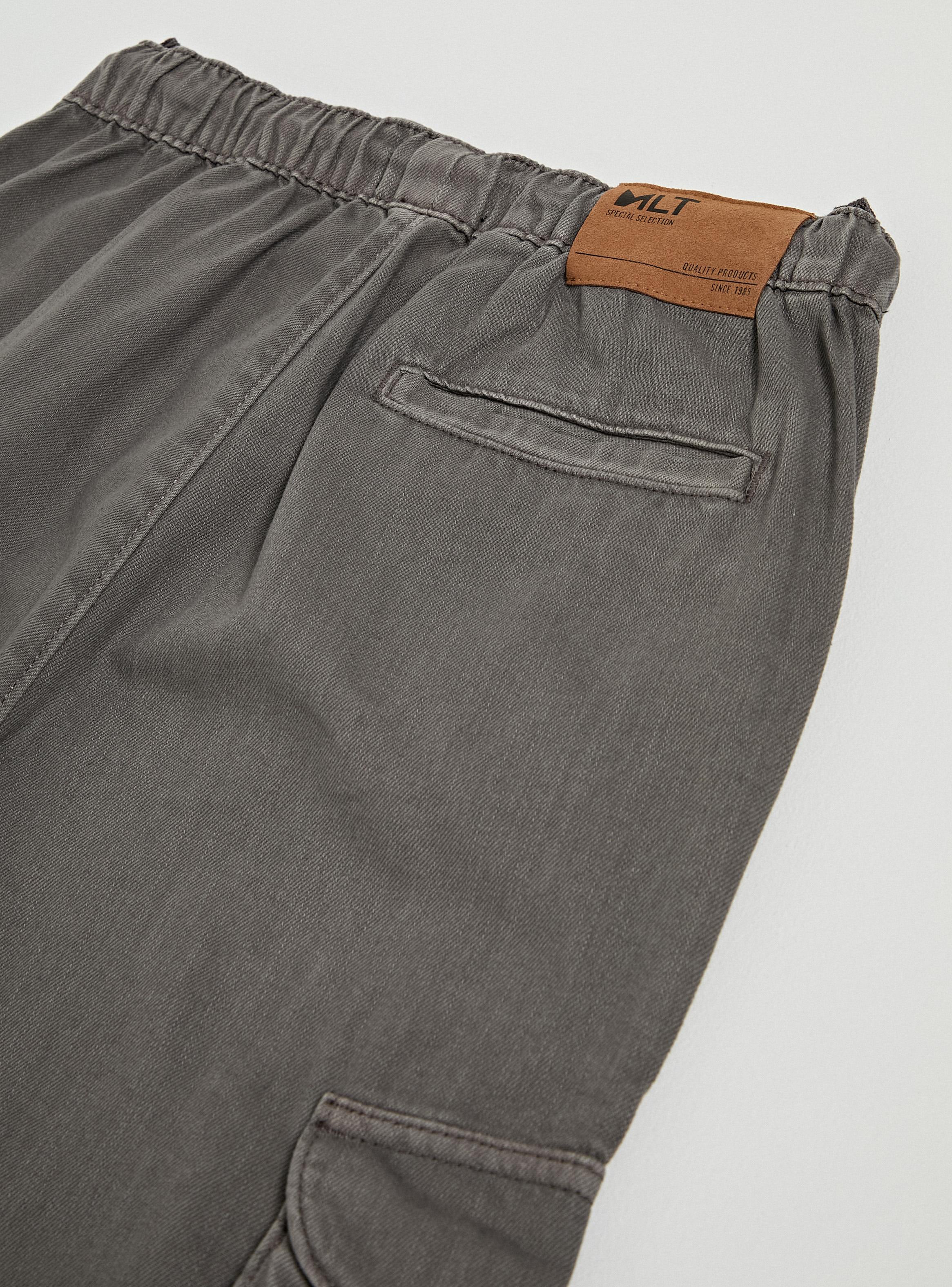 Pantalón Cargo con Bolsillo Tapeta-2