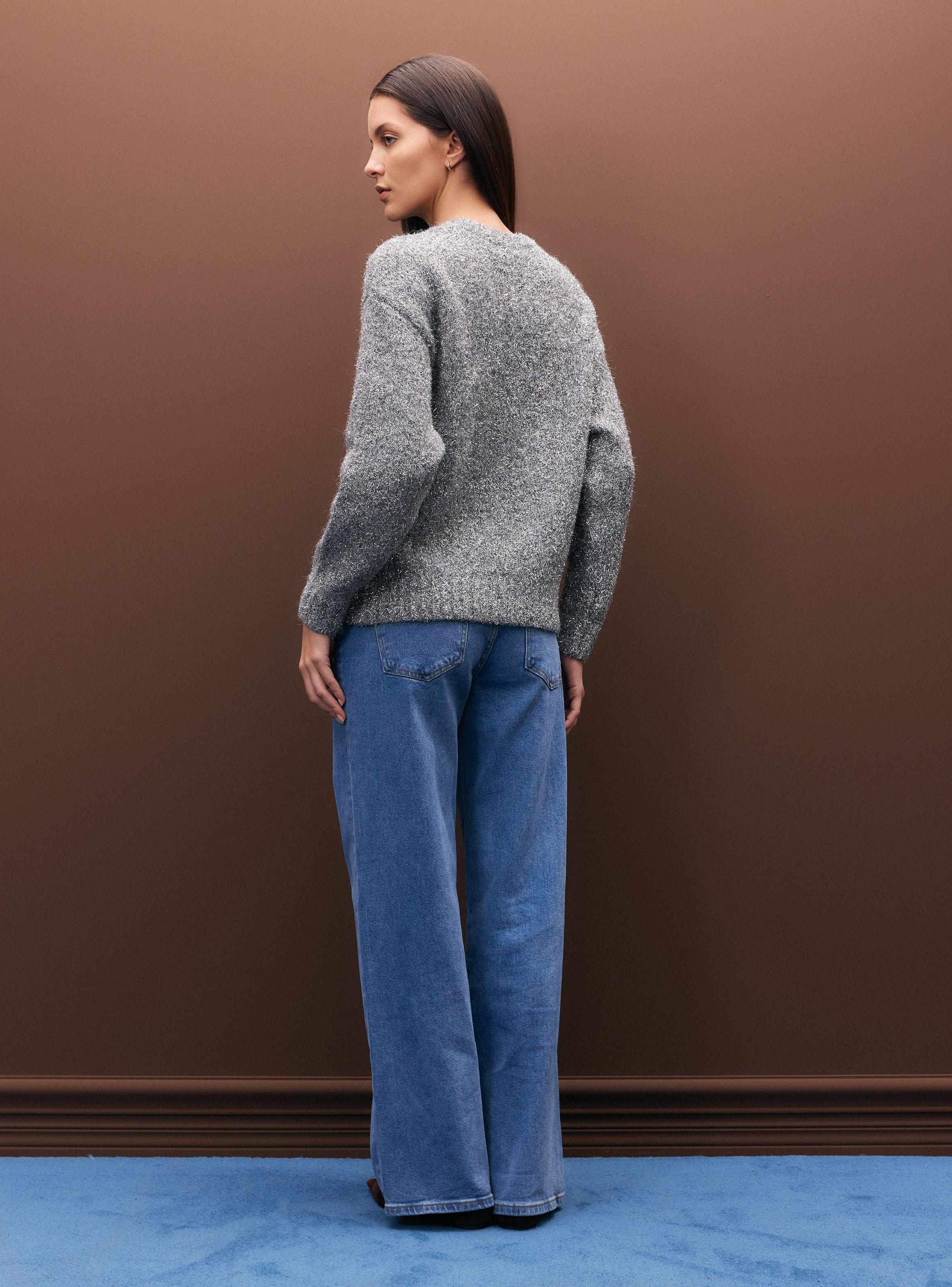 Sweater Escote Redondo y Detalles de Hilo Metalizado-5