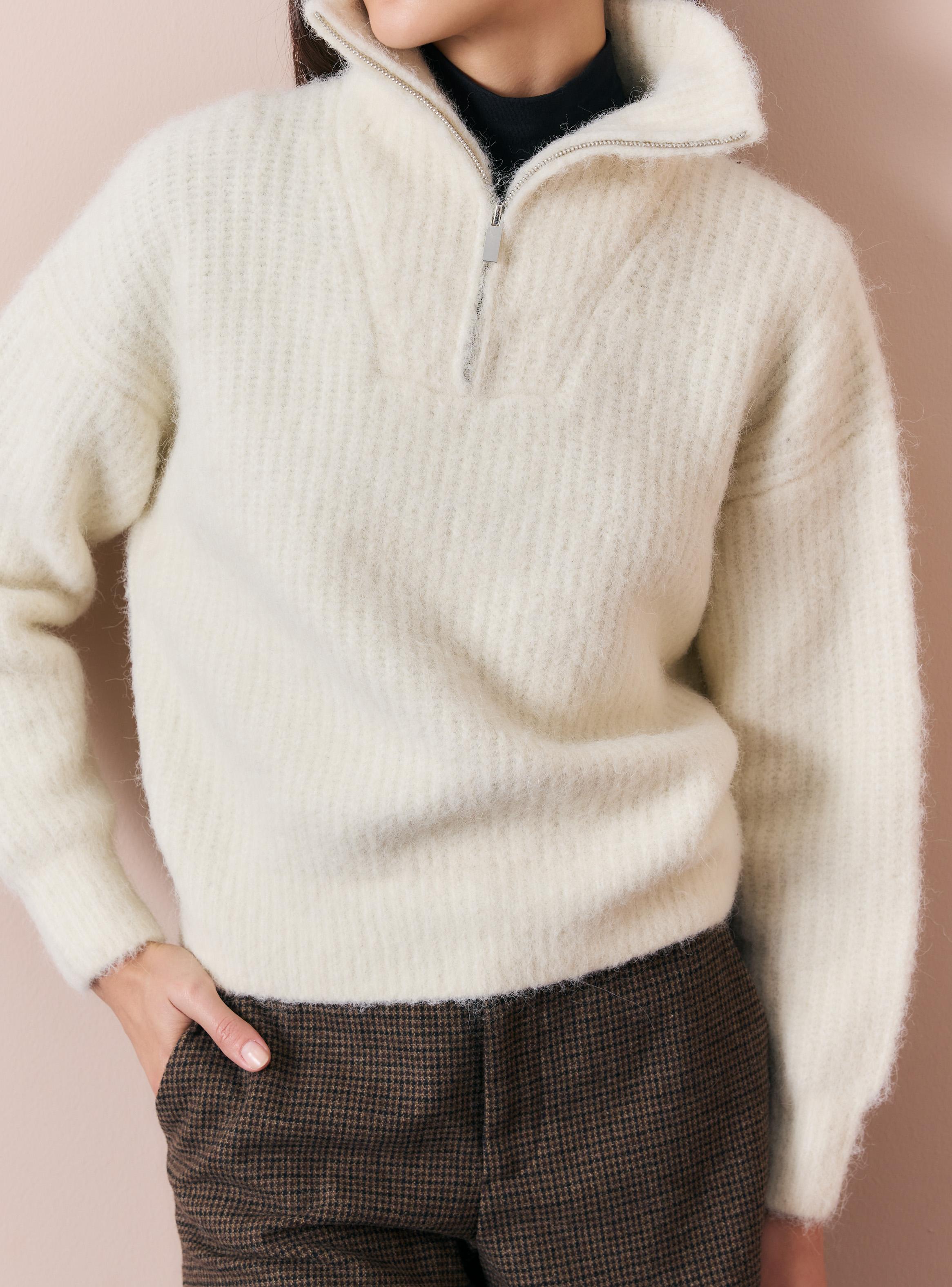 Sweater Cuello Alto con Cierre Metálico-3
