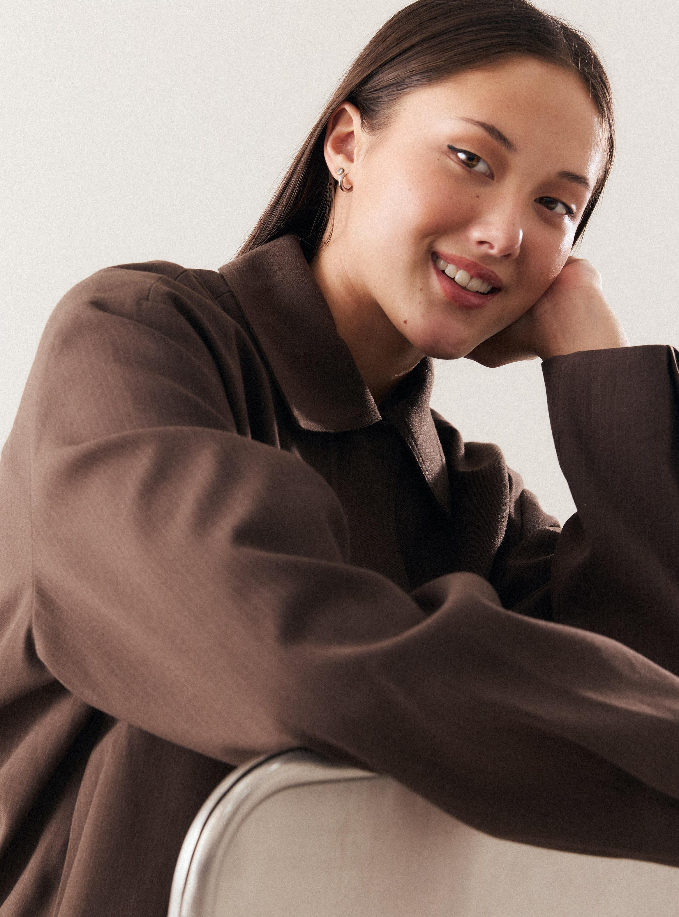 Chaqueta Oversize con Cierre Frontal y Cuello Camisero-3