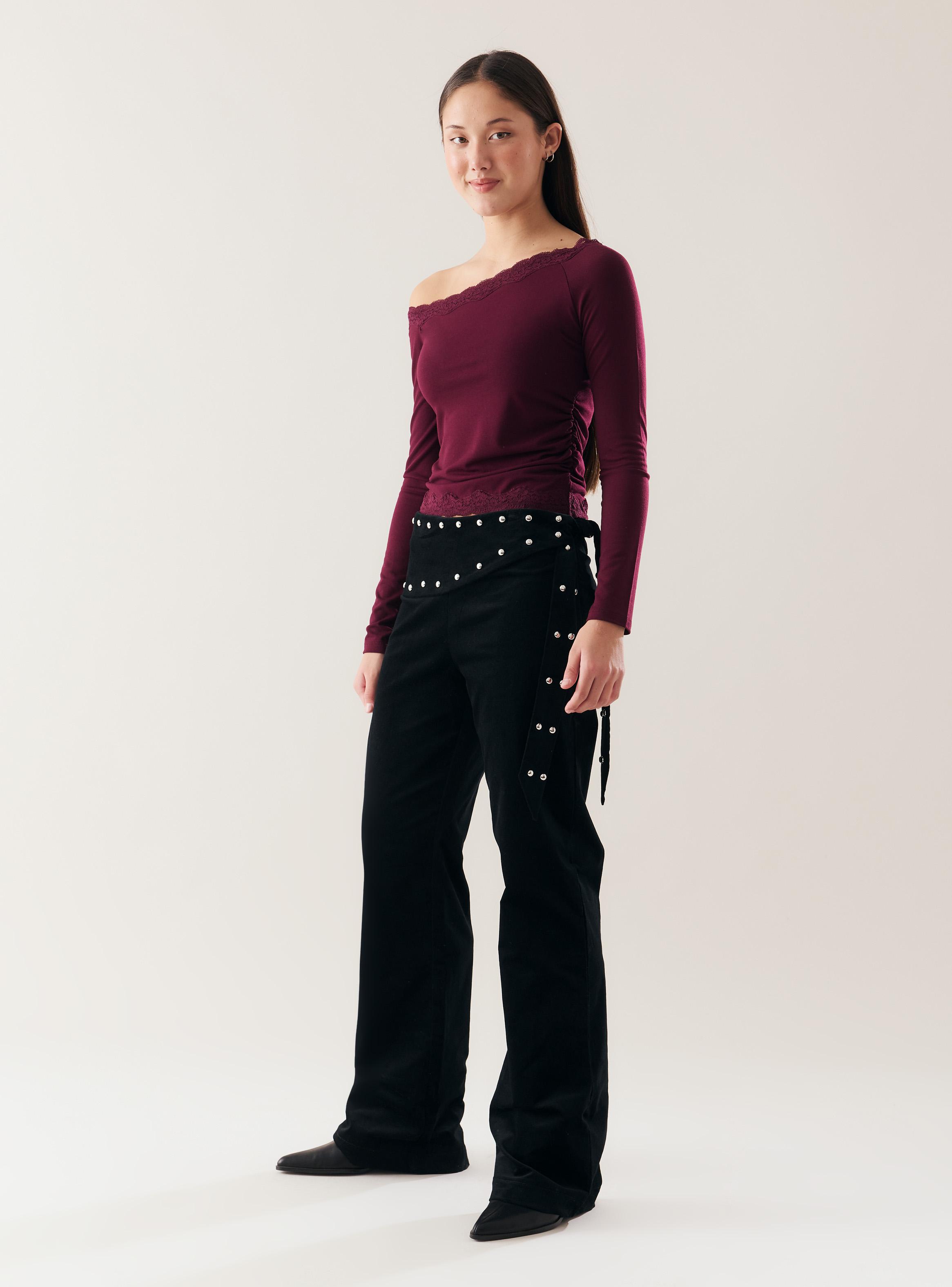 Pantalón Straight con Tachas Plateadas-4