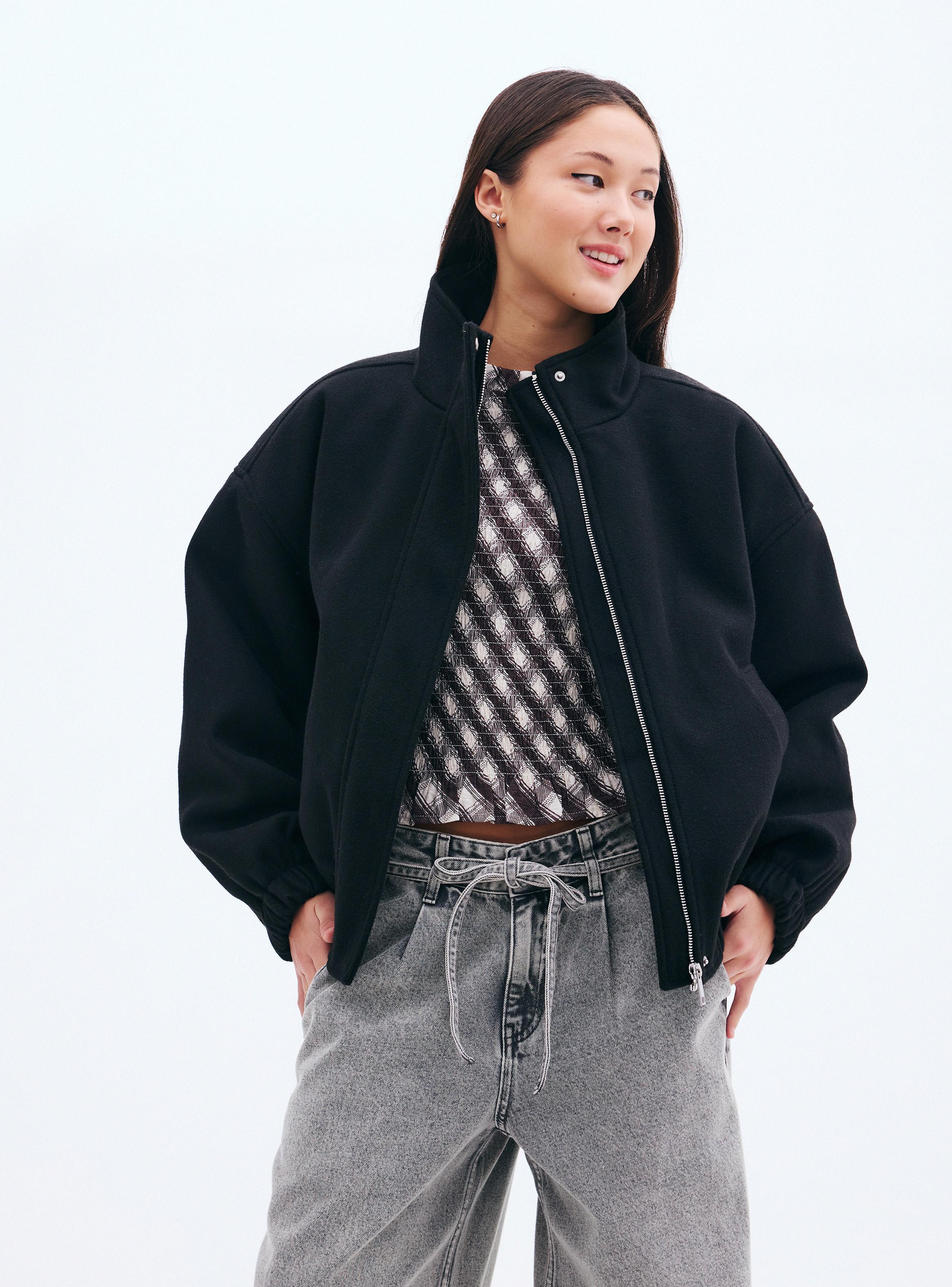 Chaqueta Oversize Cuello Alto con Bolsillos Frontales-0