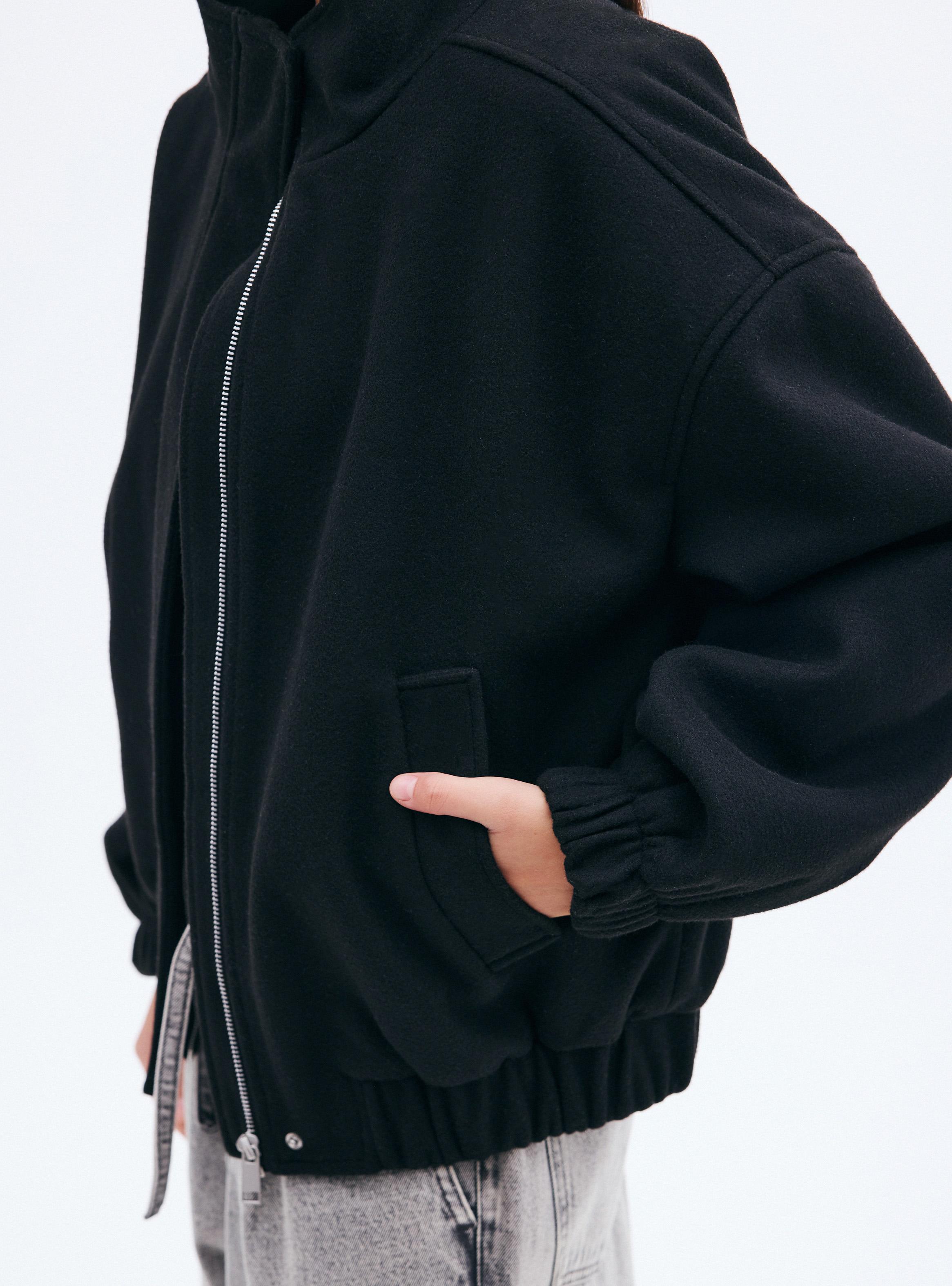 Chaqueta Oversize Cuello Alto con Bolsillos Frontales-3