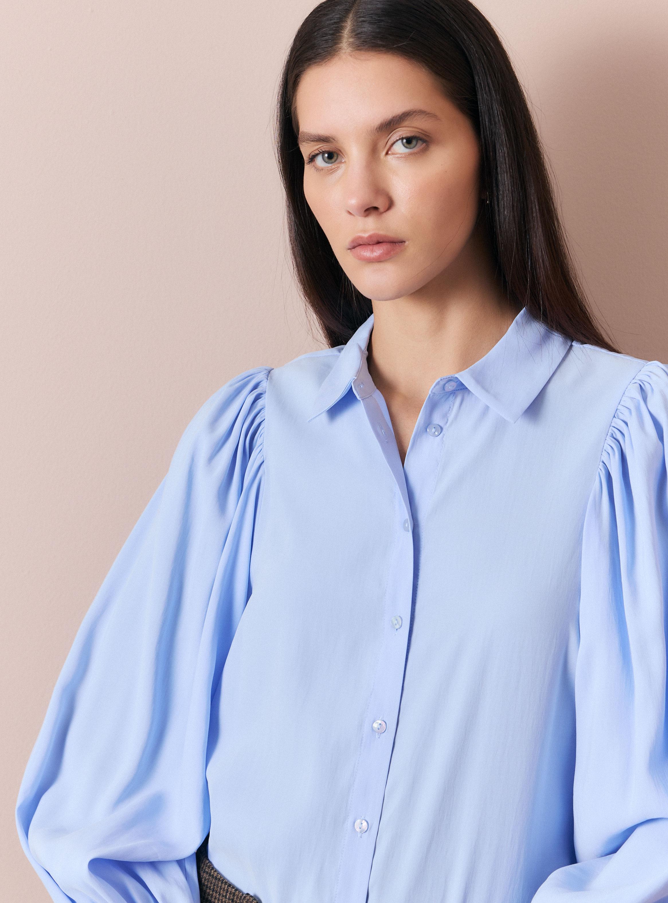 Blusa Camisera Fluida con Recogido en Hombros-2