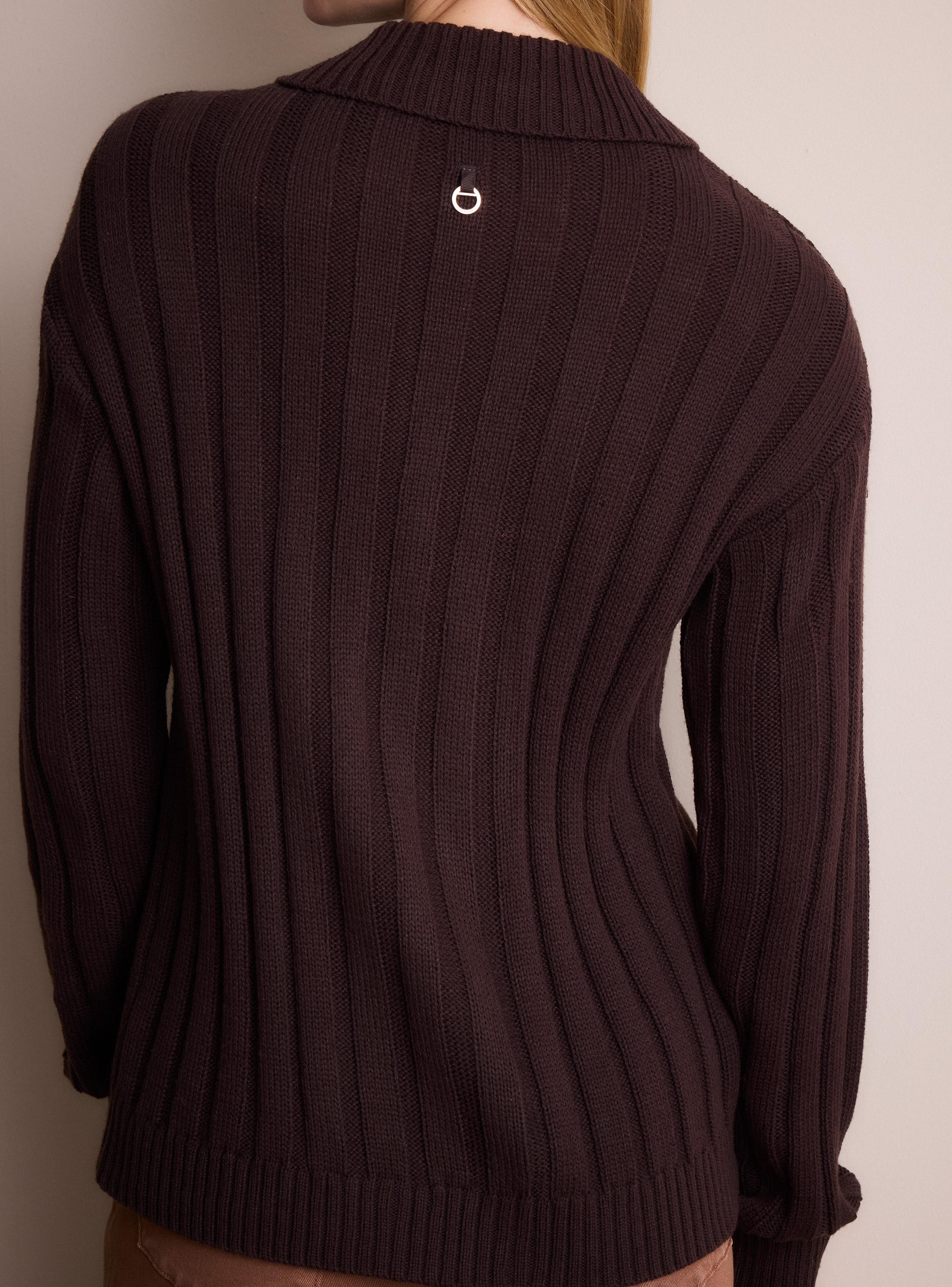 Sweater Trenzado Escote V y Cuello-3