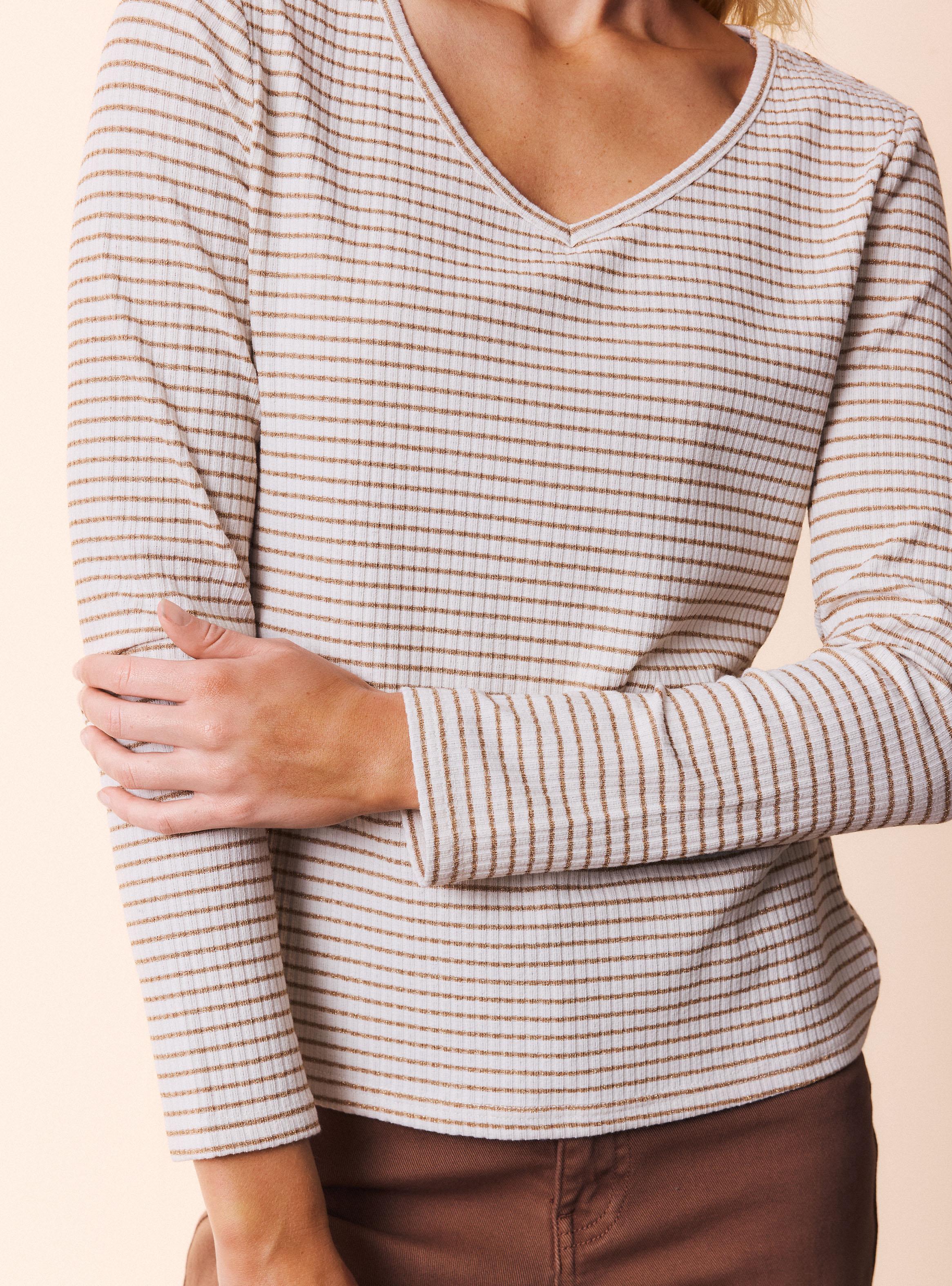 Polera con Tela Acanalada y Listada con Hilo Metalizado-3