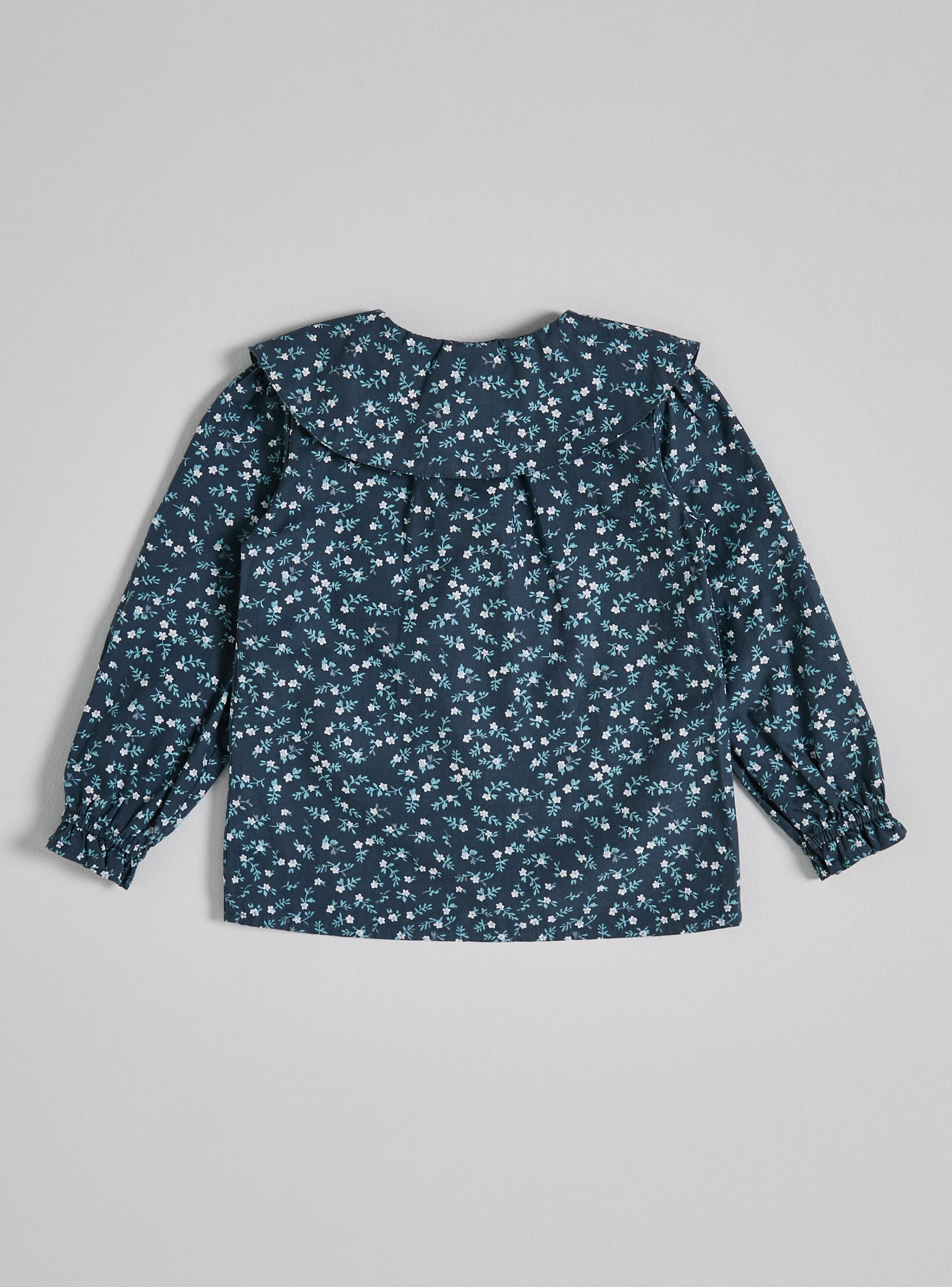 Blusa Estampado Floral Cuello Bobo con Detalles-2