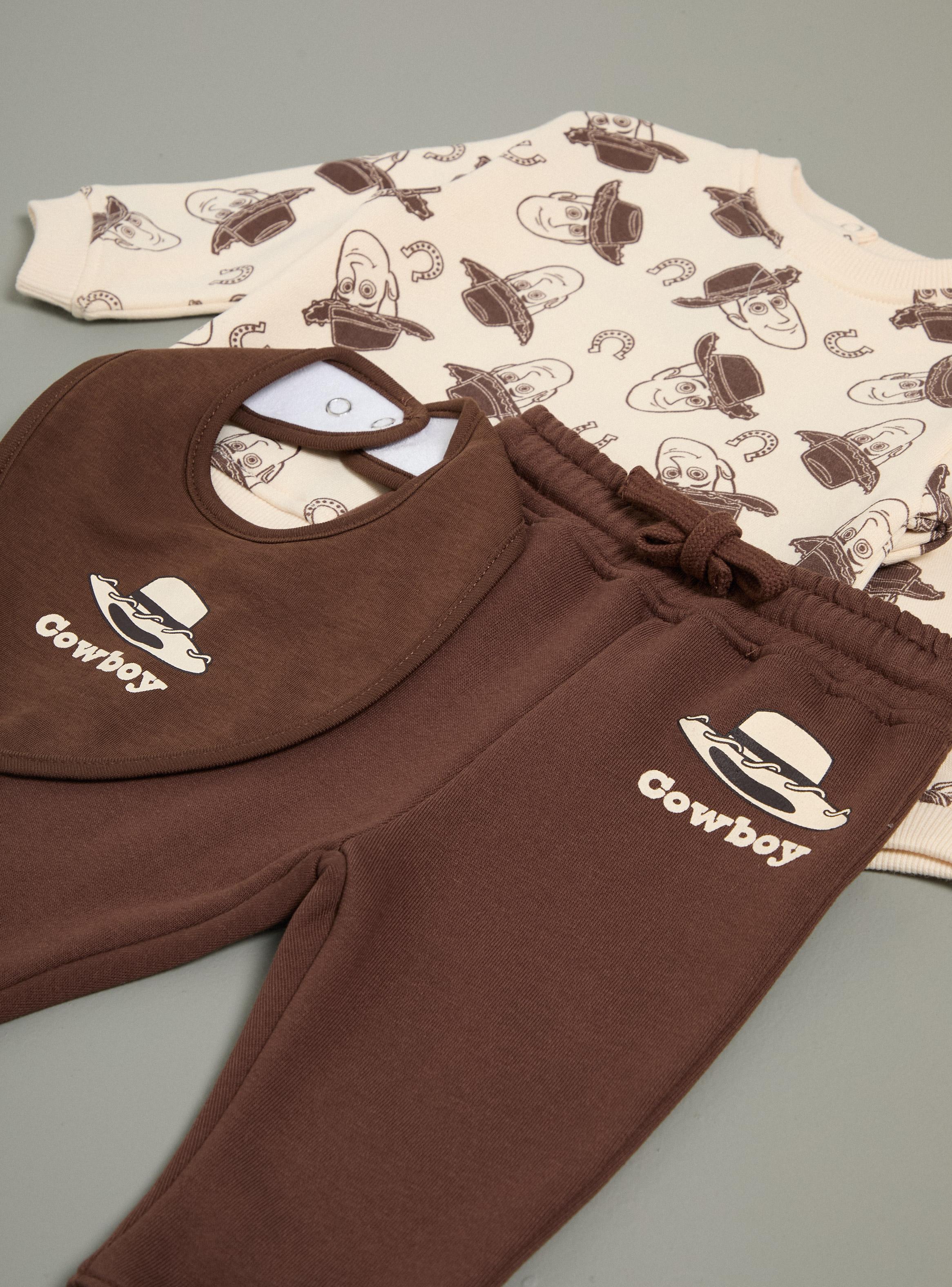 Buzo Set Polerón Pantalón y Babero Woody Toy Story 5-3