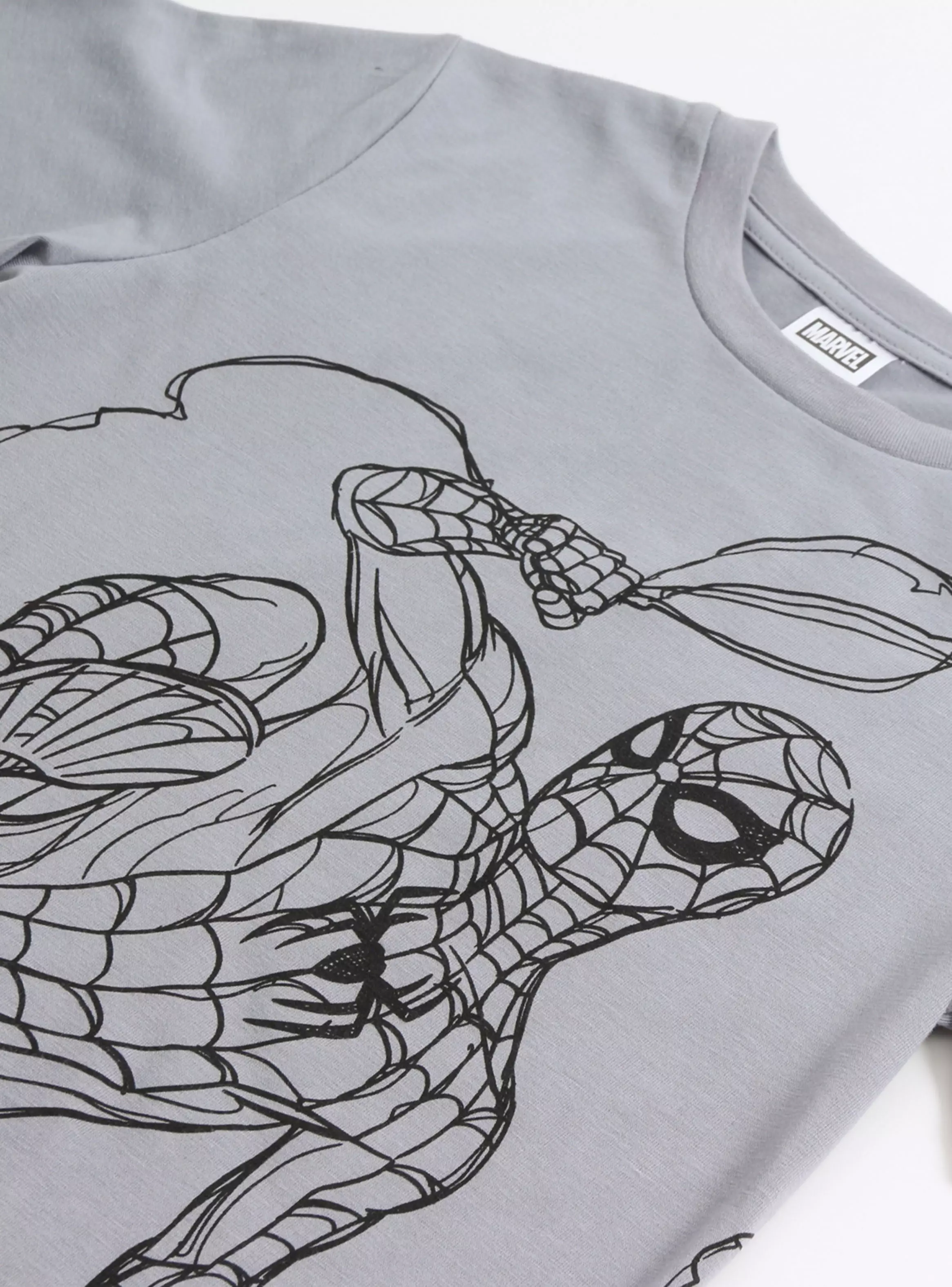 Polera Estampado Lineal Marvel-2