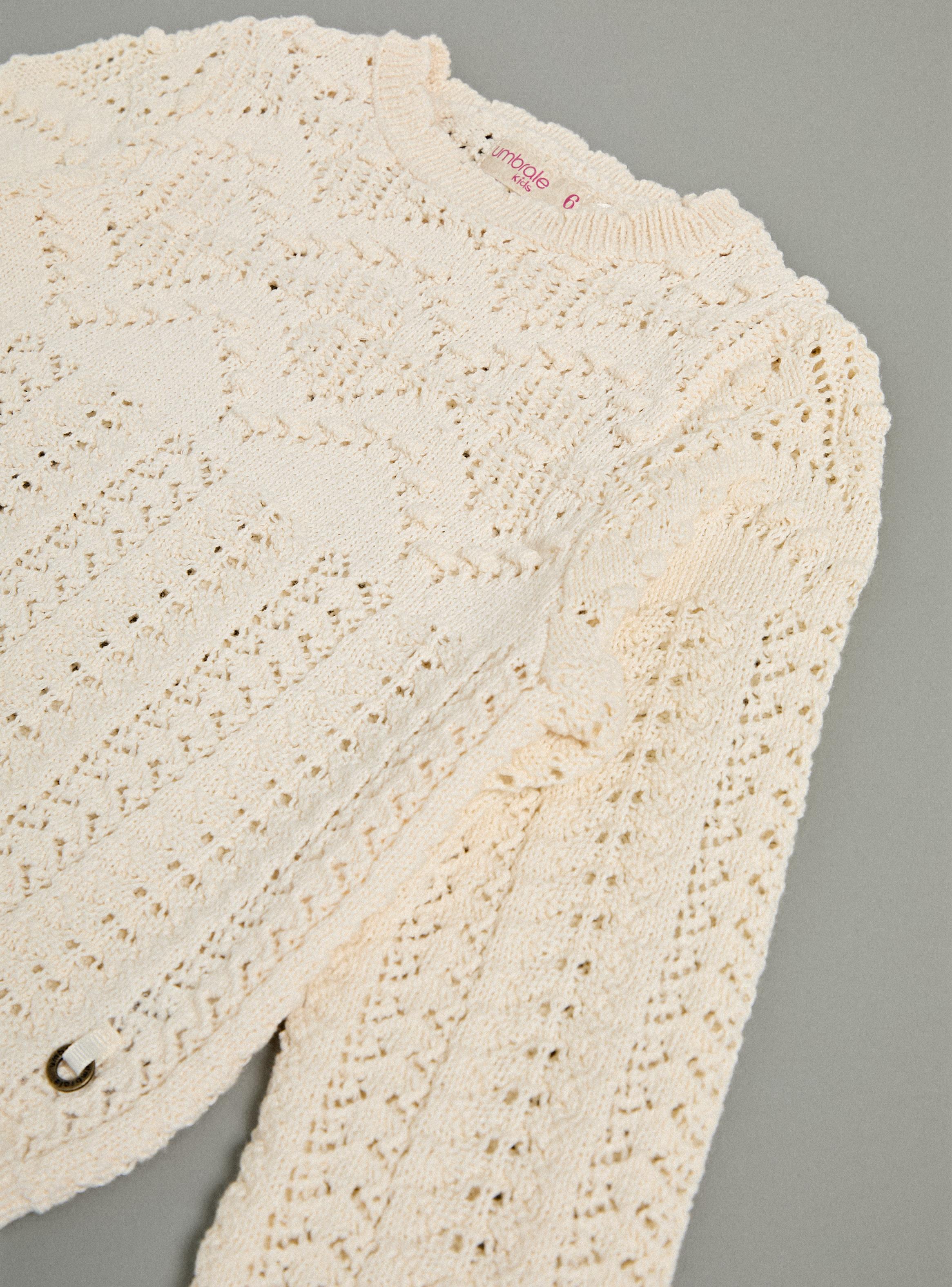 Sweater con Textura Pompones y Bordes Curvos-3