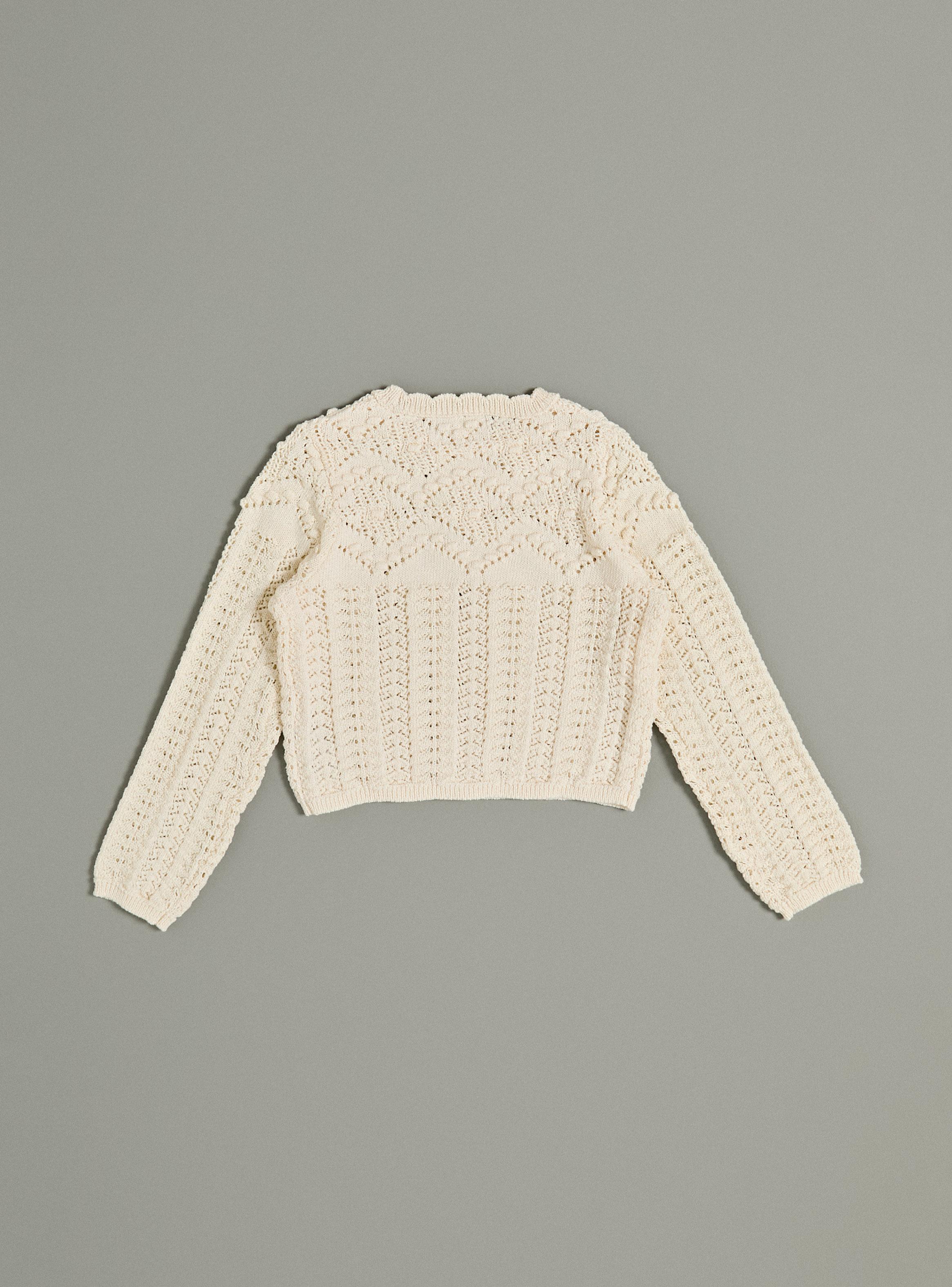 Sweater con Textura Pompones y Bordes Curvos-2