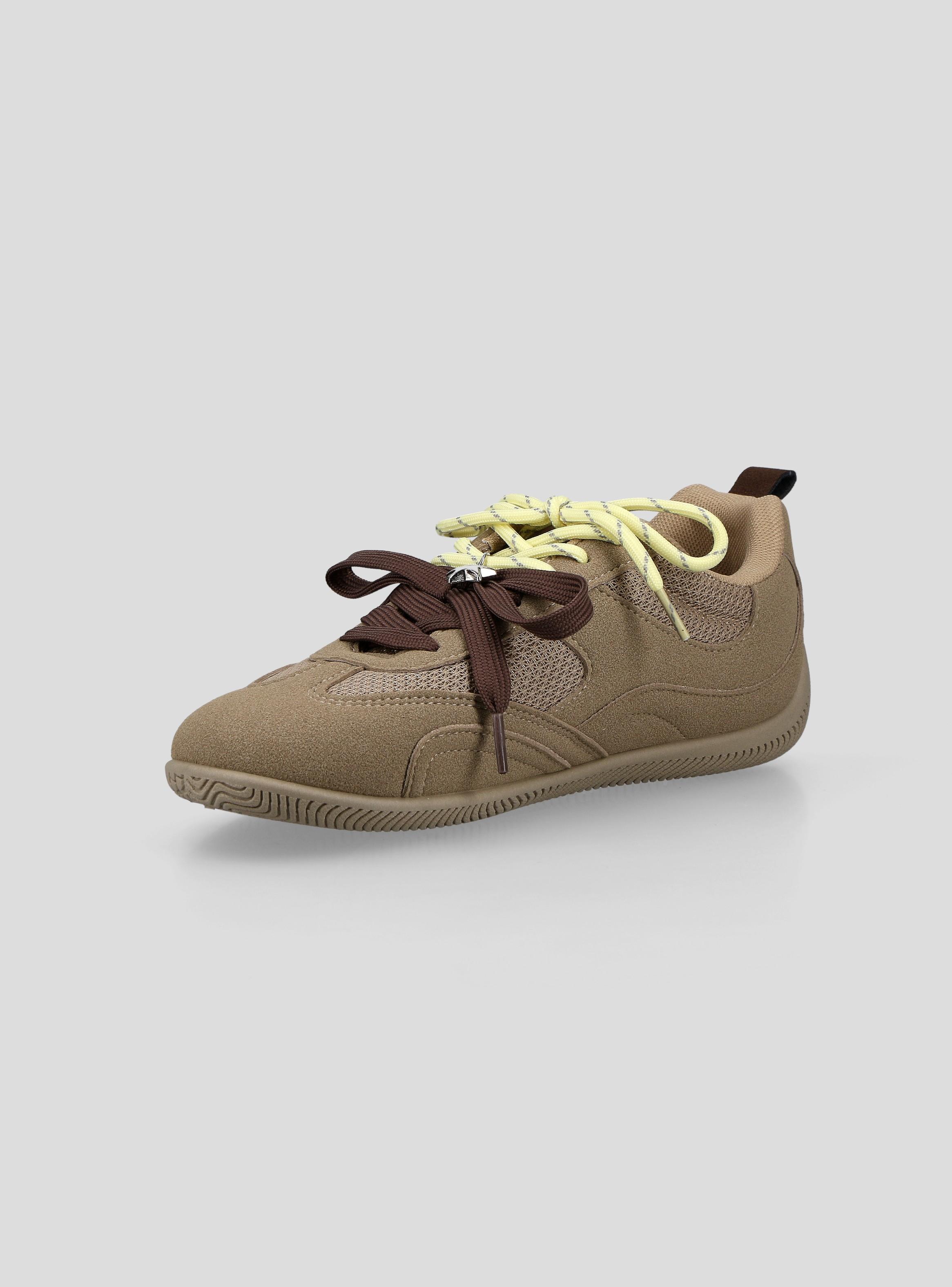 Zapatilla Urbana Aplicaciónes de  Cintas Niña-2