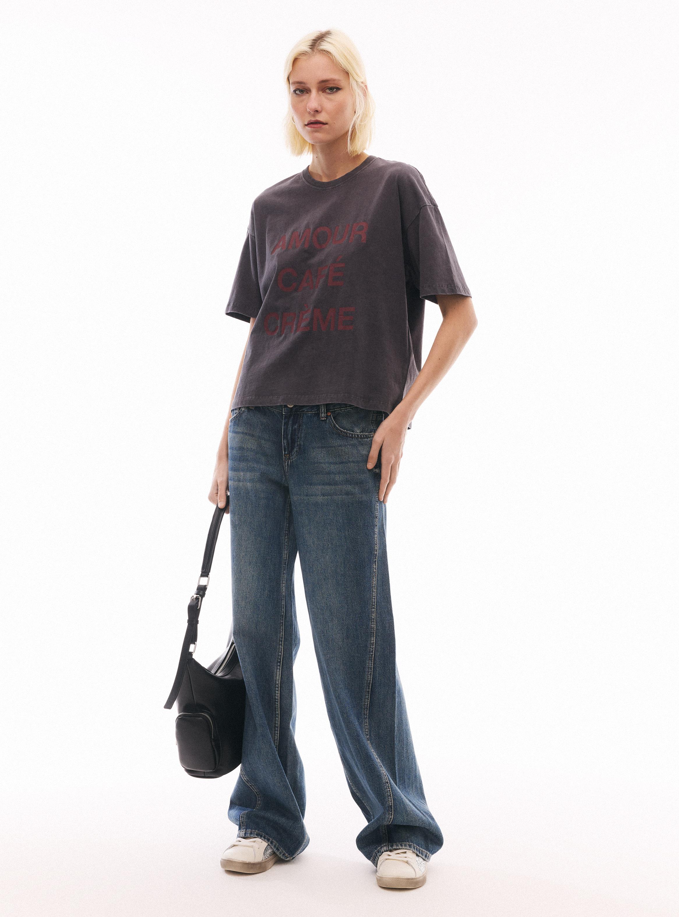 Polera Básica Estampado Amour Frontal-4