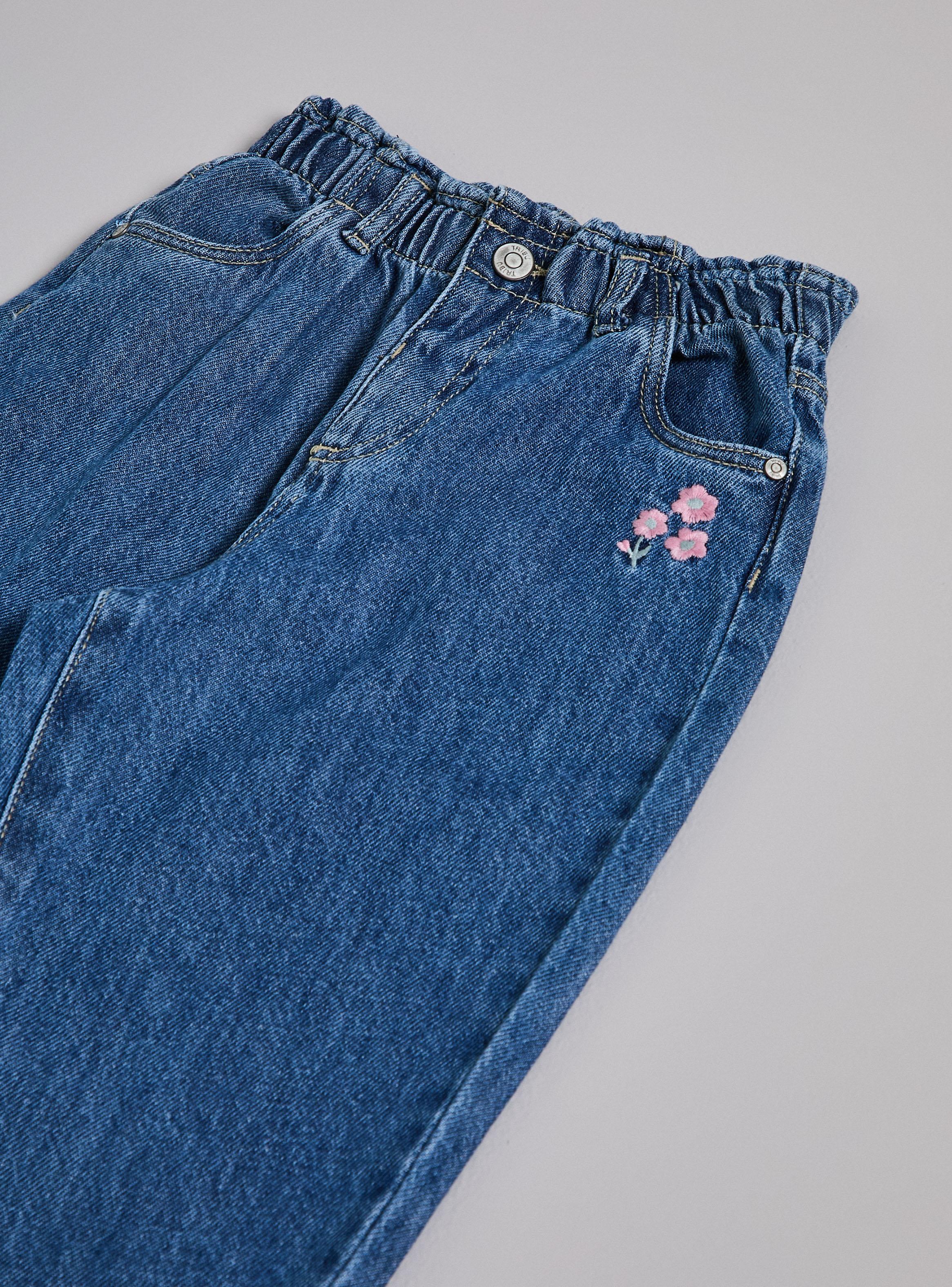 Jeans con Puntos y con Bordado-3