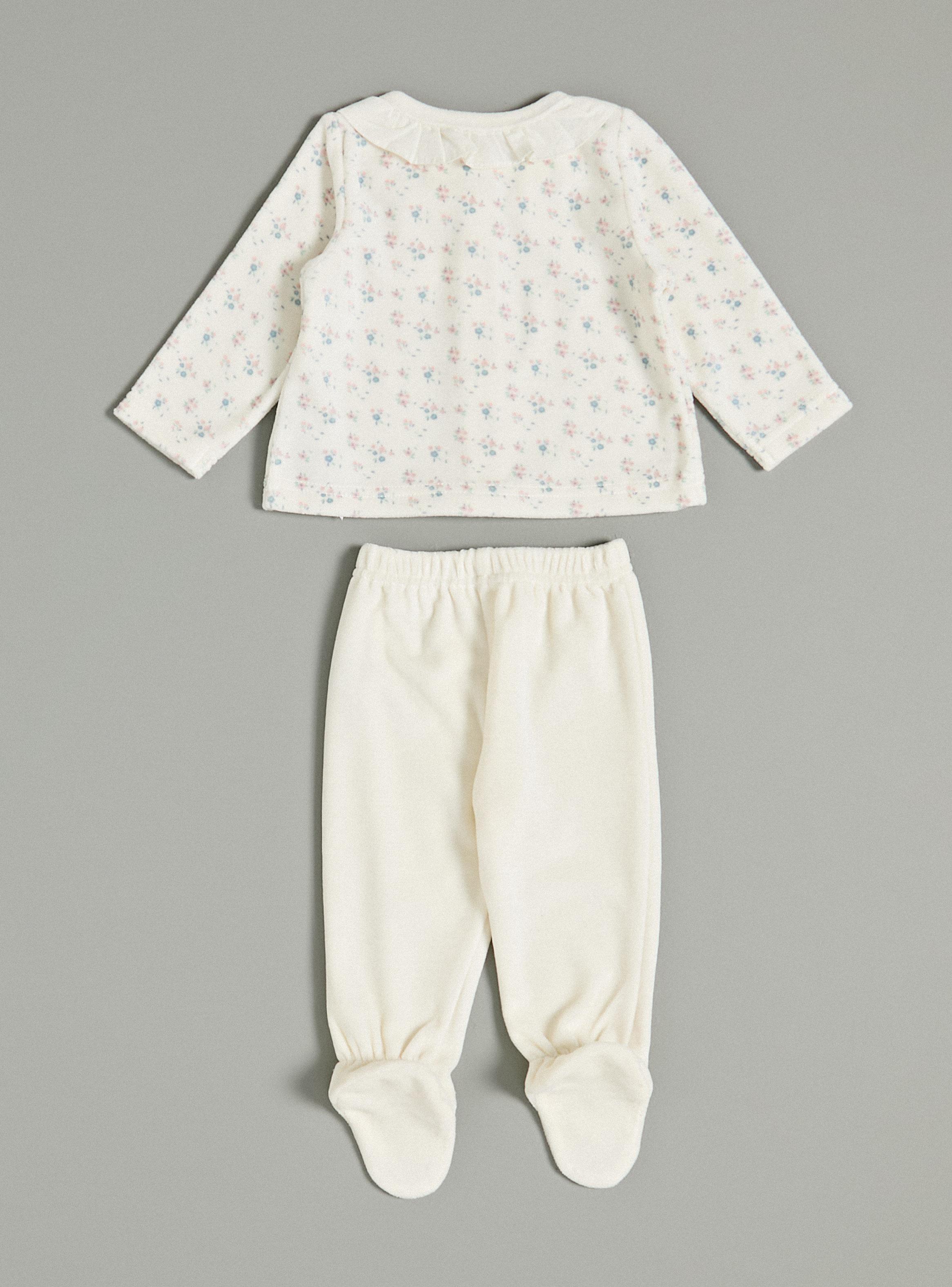 Conjunto con Flores y Cuello Vuelo-2