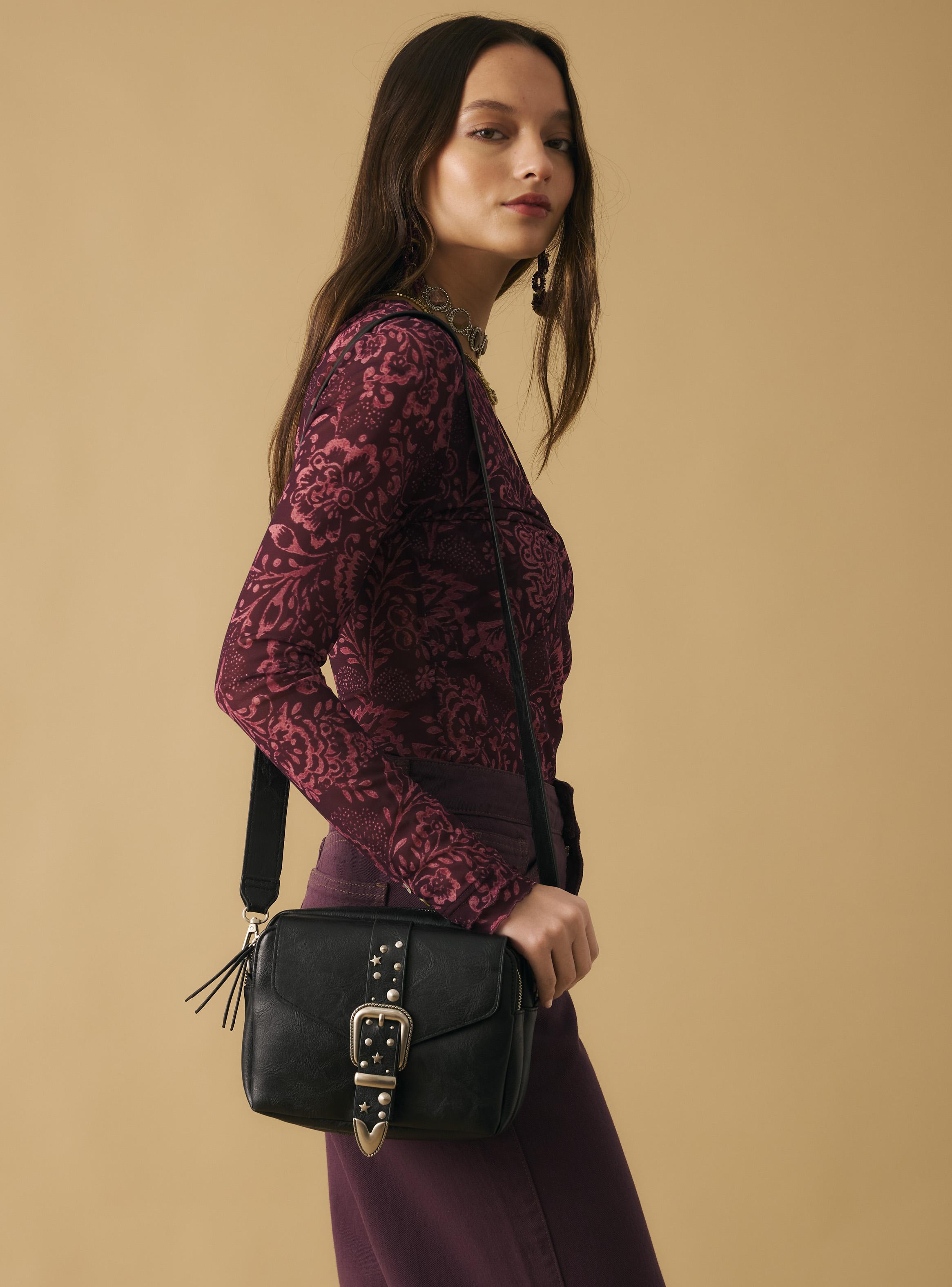 Cartera Crossbody con Hebilla y Tachas Metálicas-0