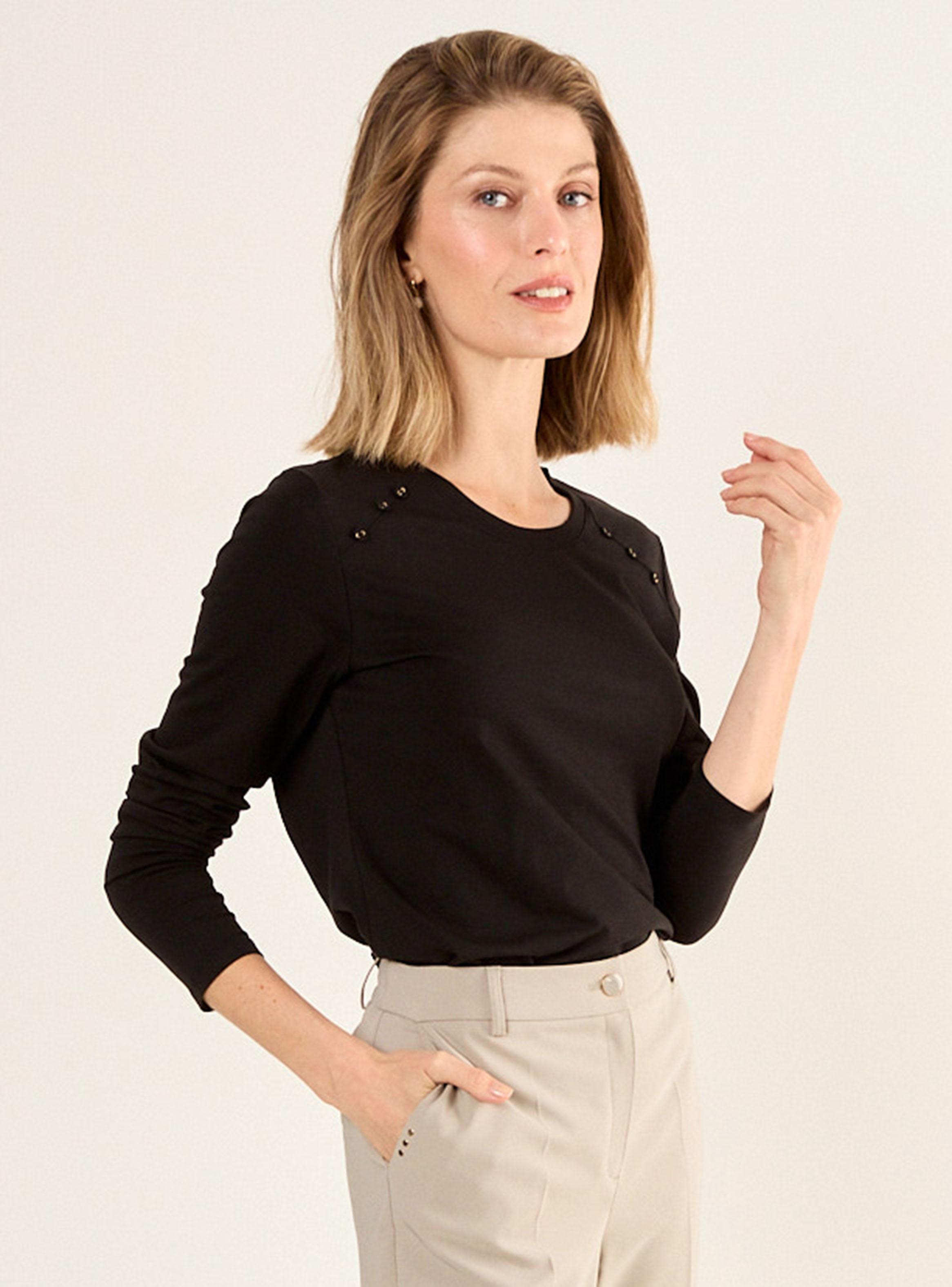 Polera Básica con Detalle en Hombros-2