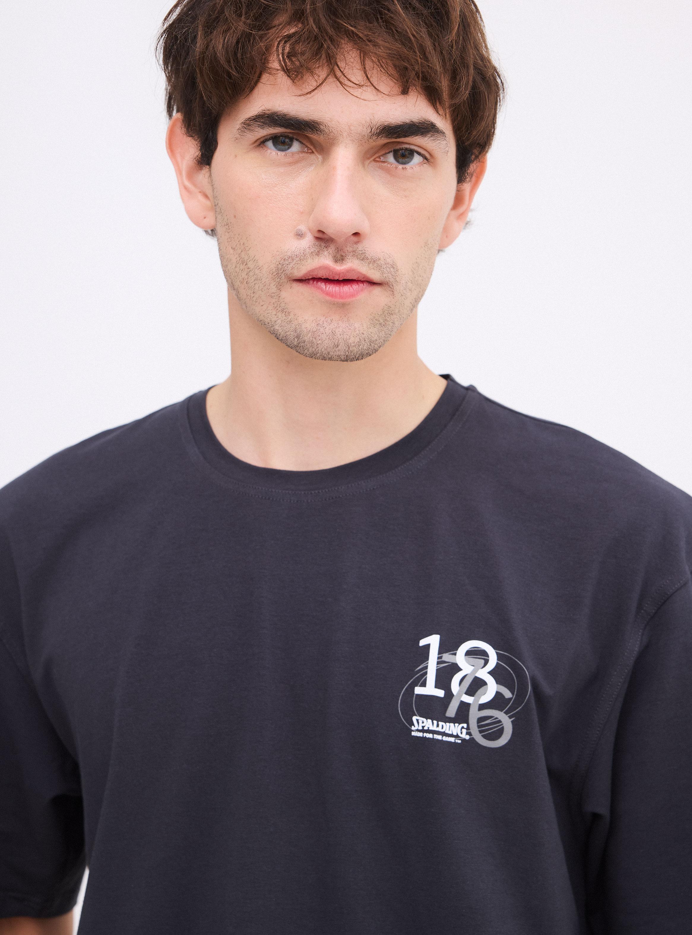 Polera Oversize estampado espalda-2