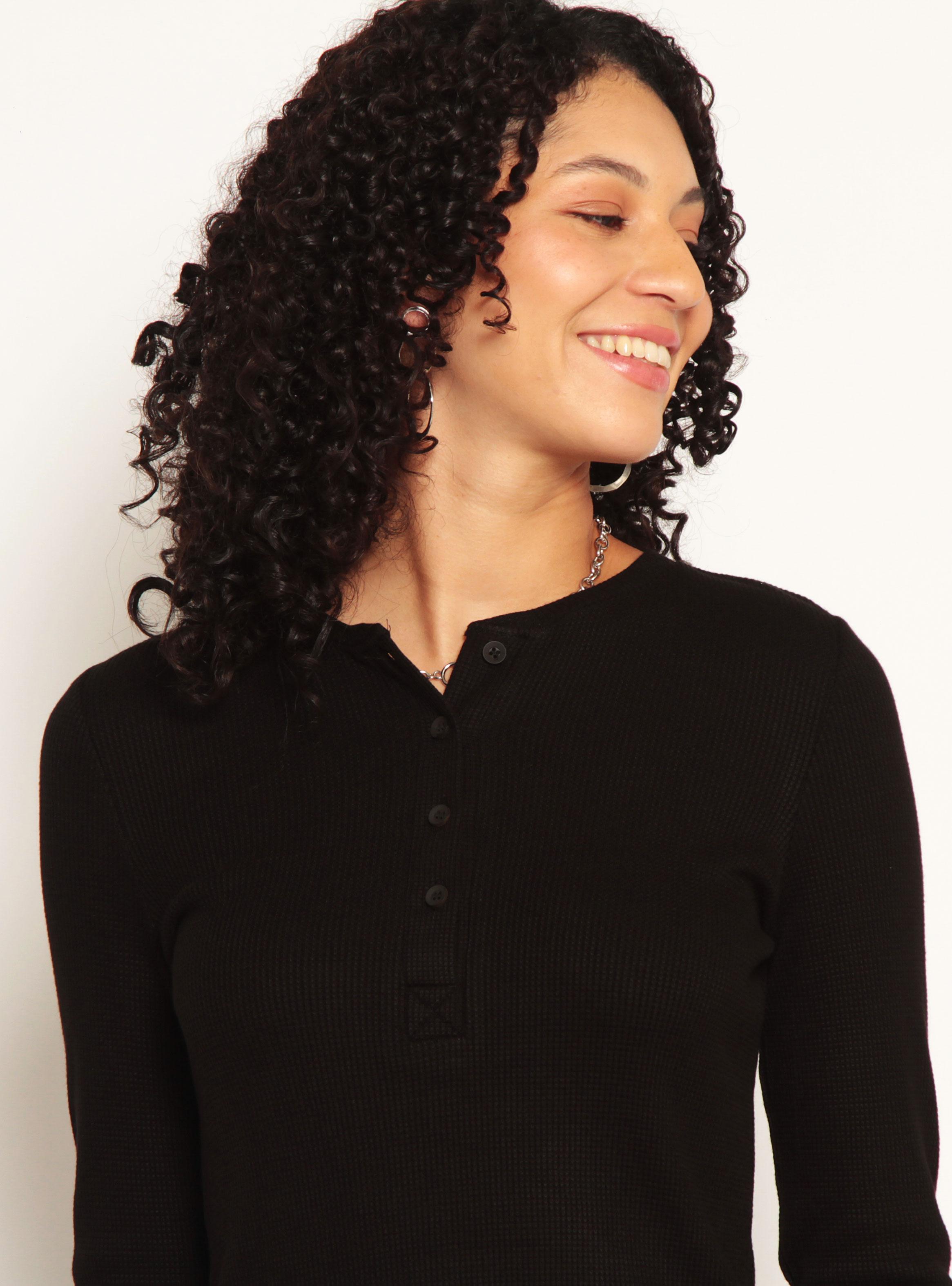 Polera Manga Larga Abotonada en Delantero-2