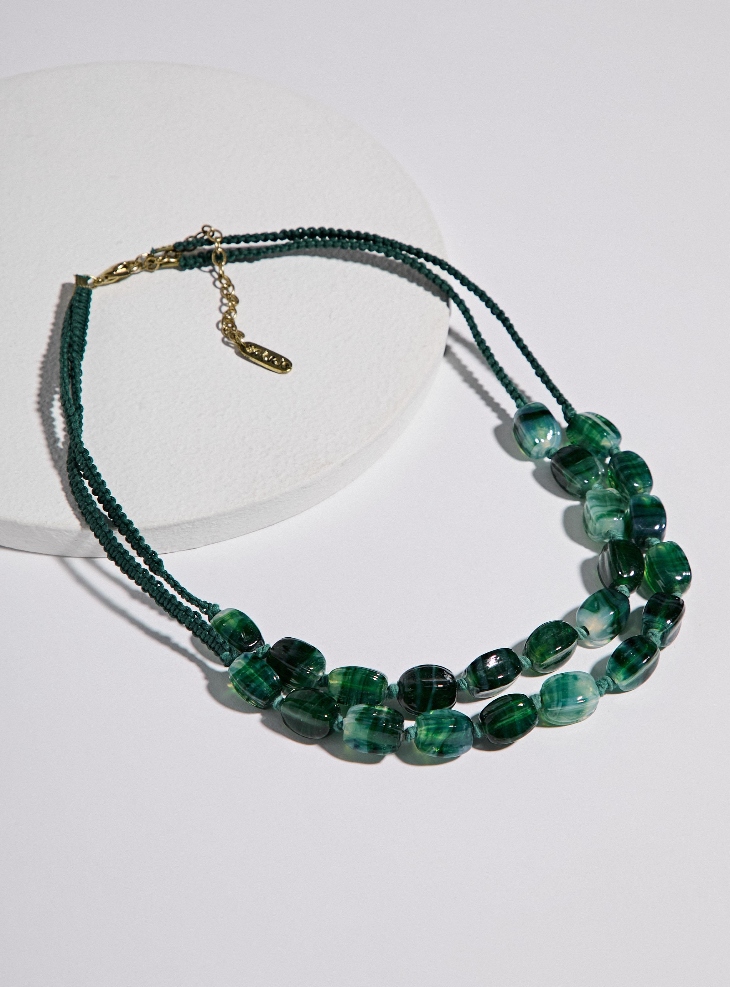 Collar con Piedras Naturales en Tonos Verdes-2