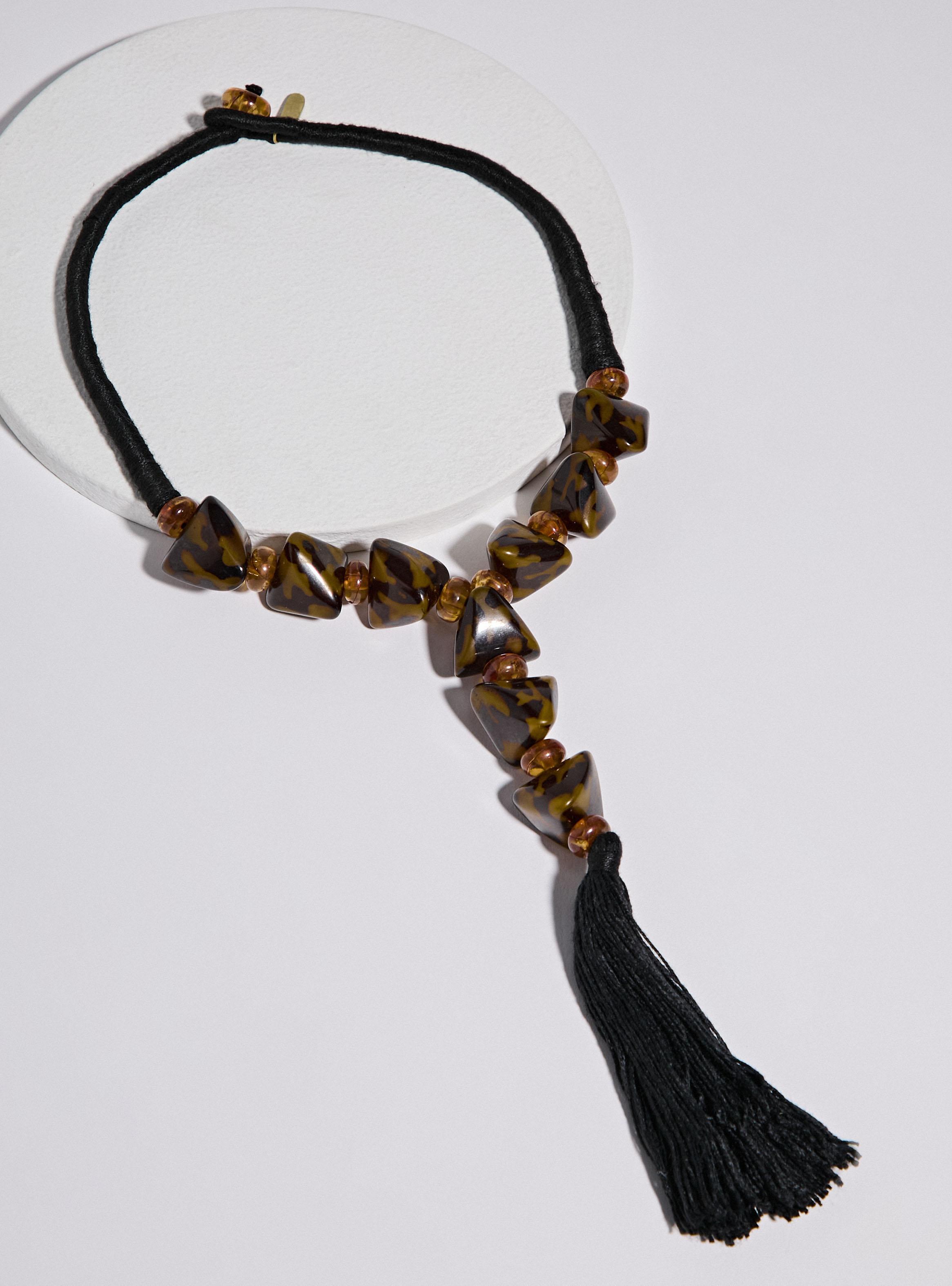 Collar con Piedras Irregulares y Pompón-2