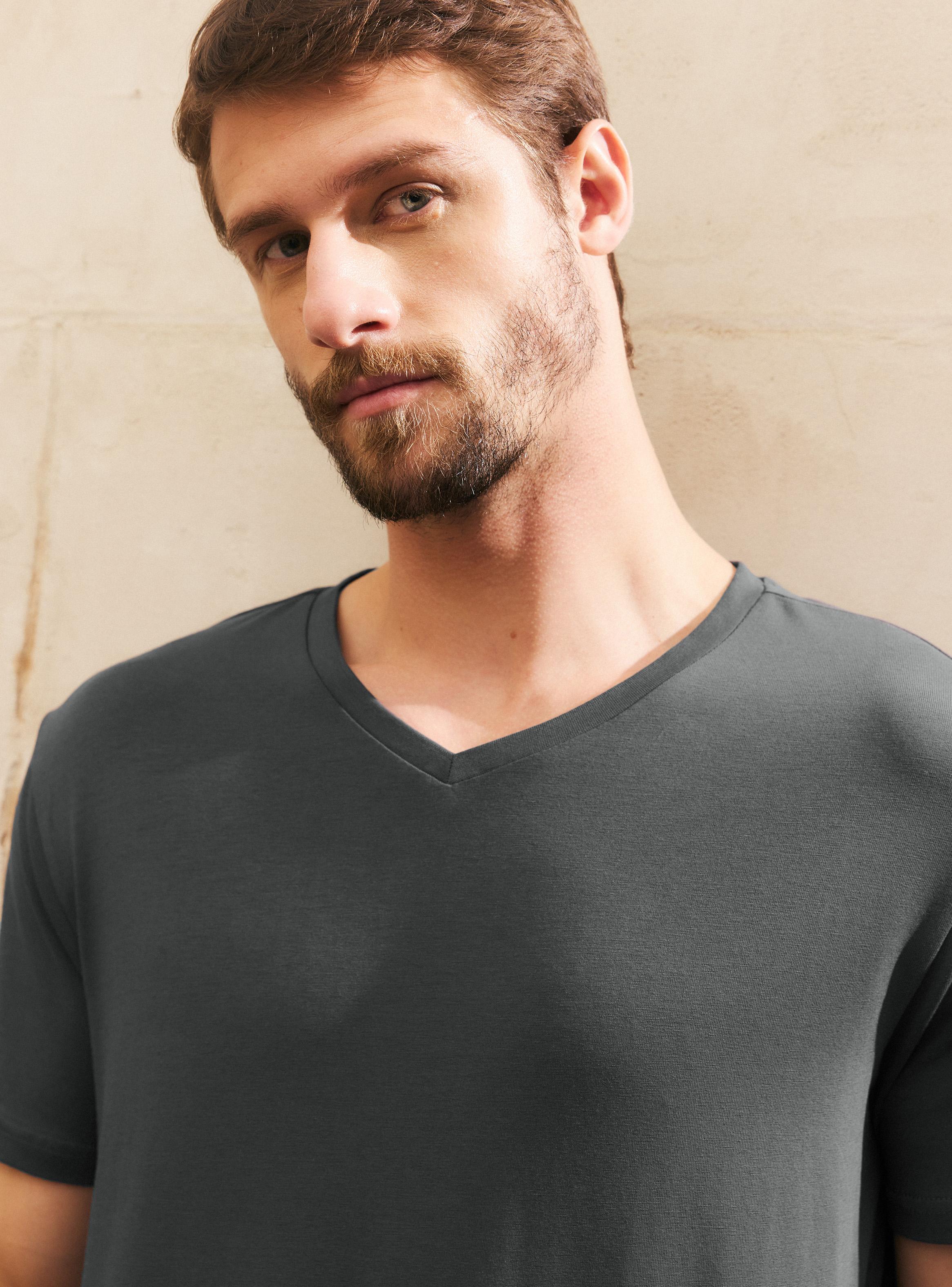 Polera Cuello V-2