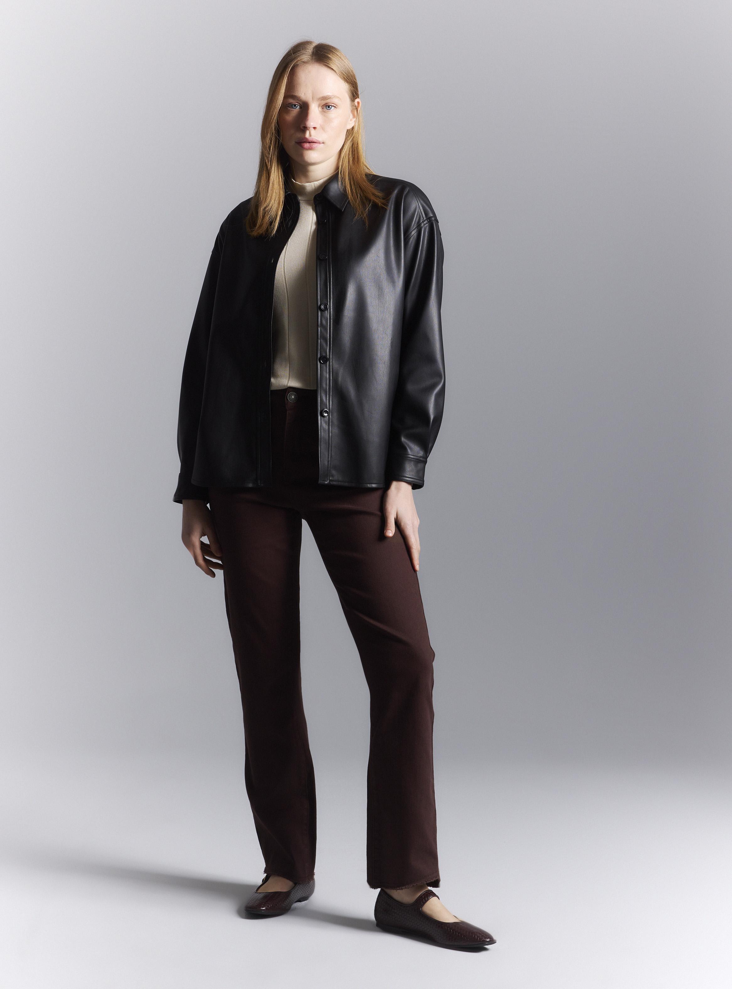 Blusa Cuero Sintético Corte Recto-4