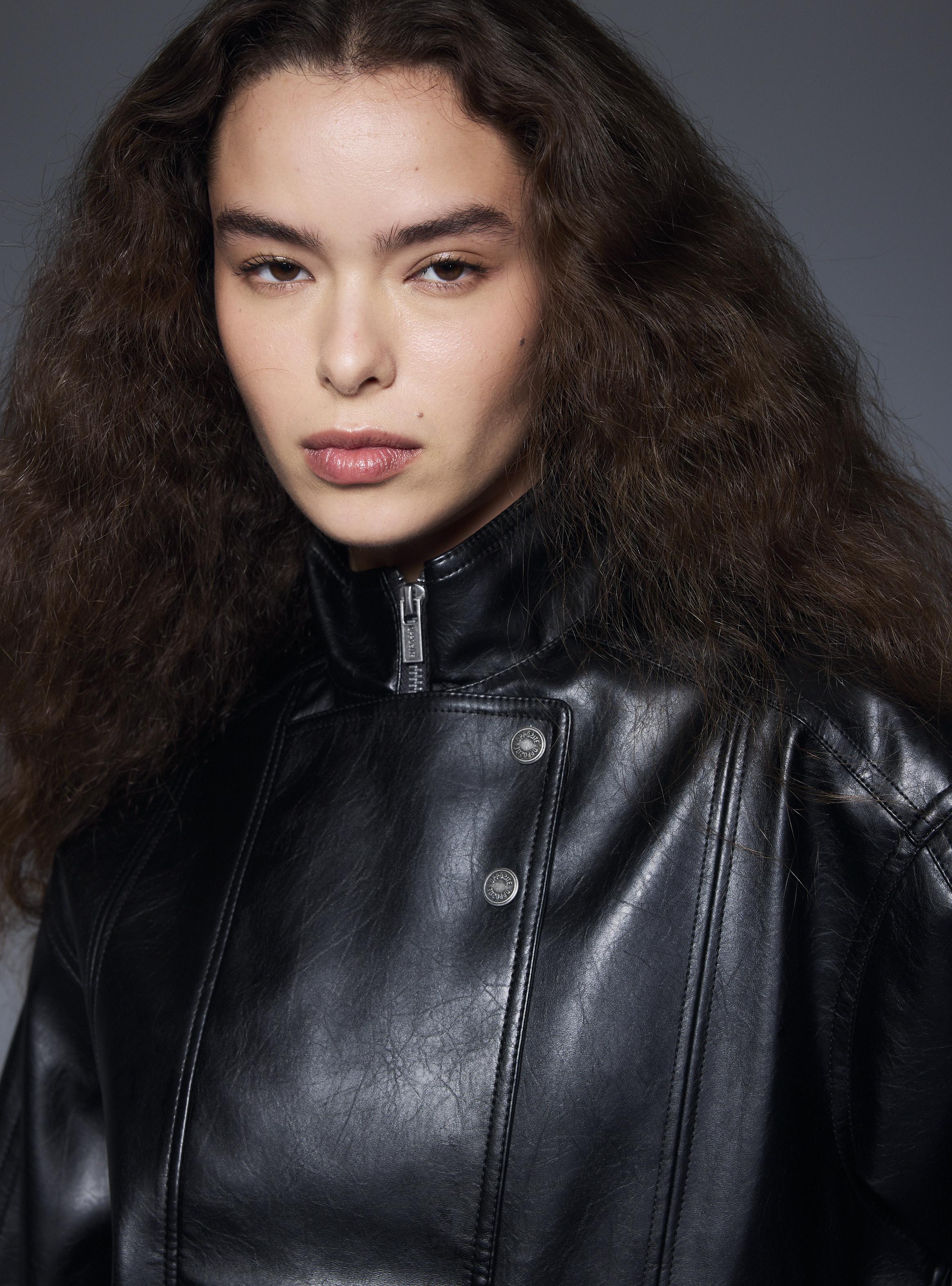 Chaqueta Oversize con Cierre Frontal y Botones-2