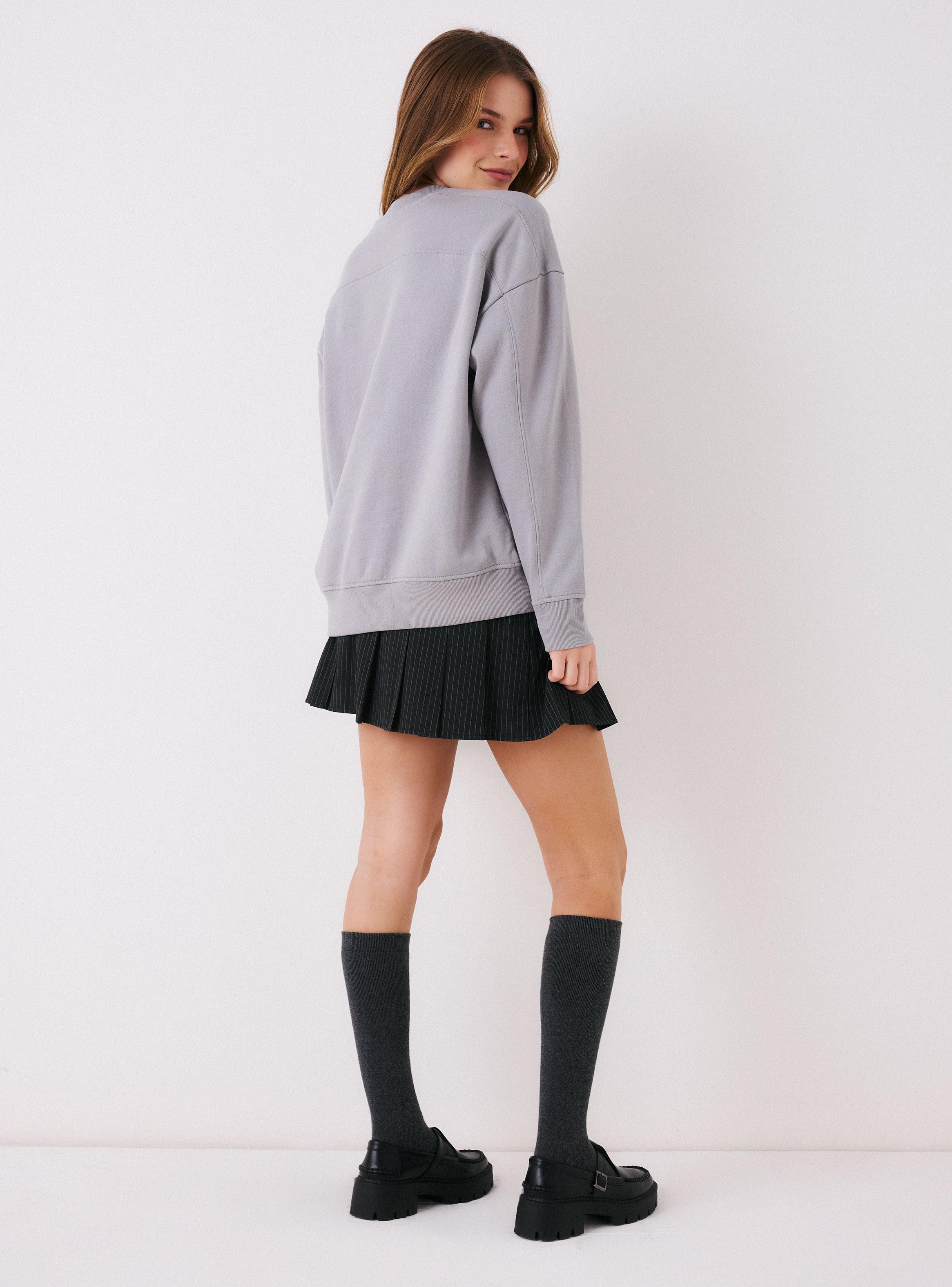 Polerón Oversize Cuello Redondo Stitch Get Weird-5