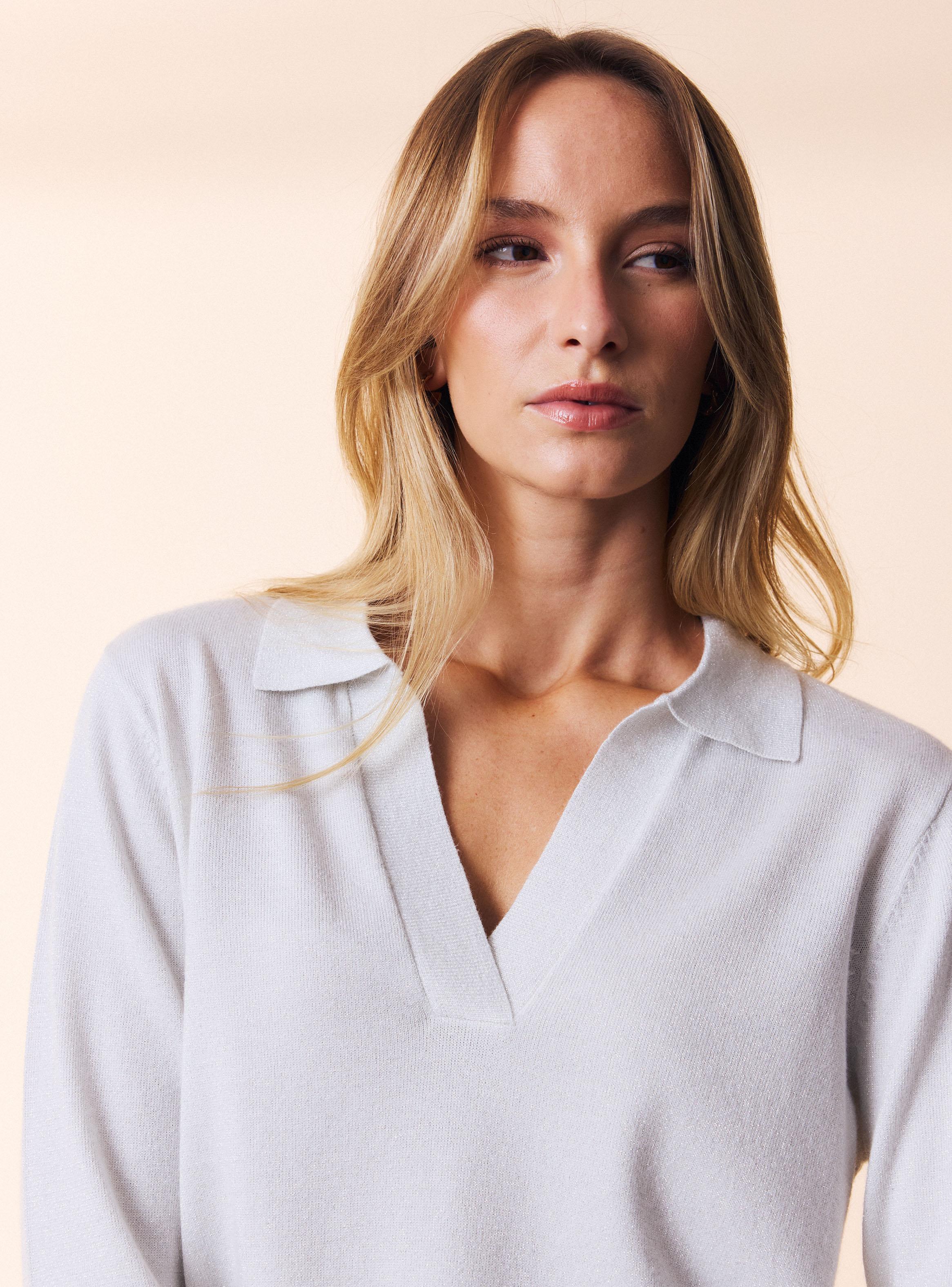 Sweater con Cuello y Tejido Metalizado-2