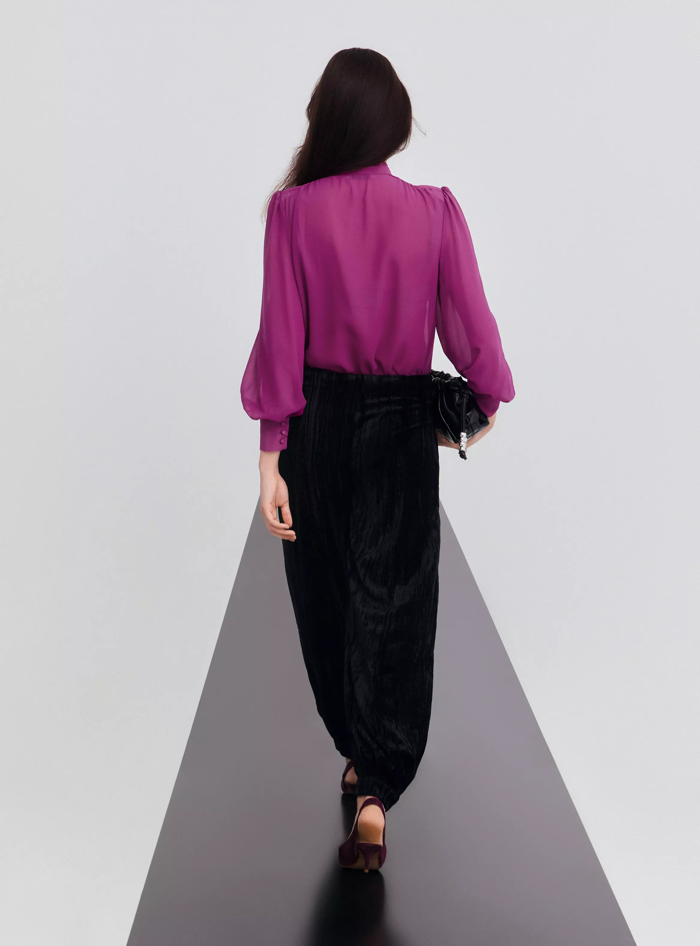 Blusa Hombreras con Lazo al Cuello-5